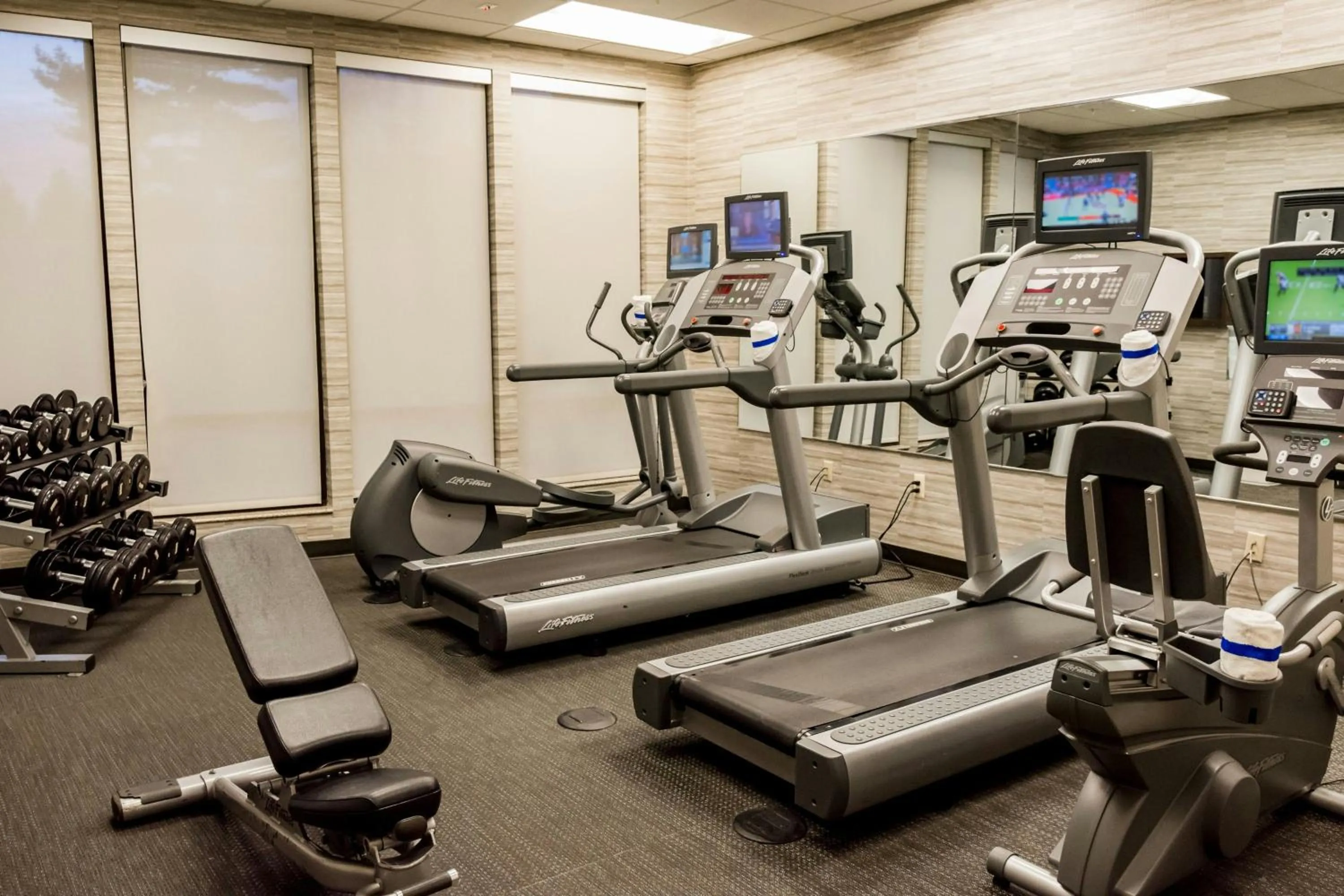 Fitness centre/facilities in Courtyard by Marriott Lafayette