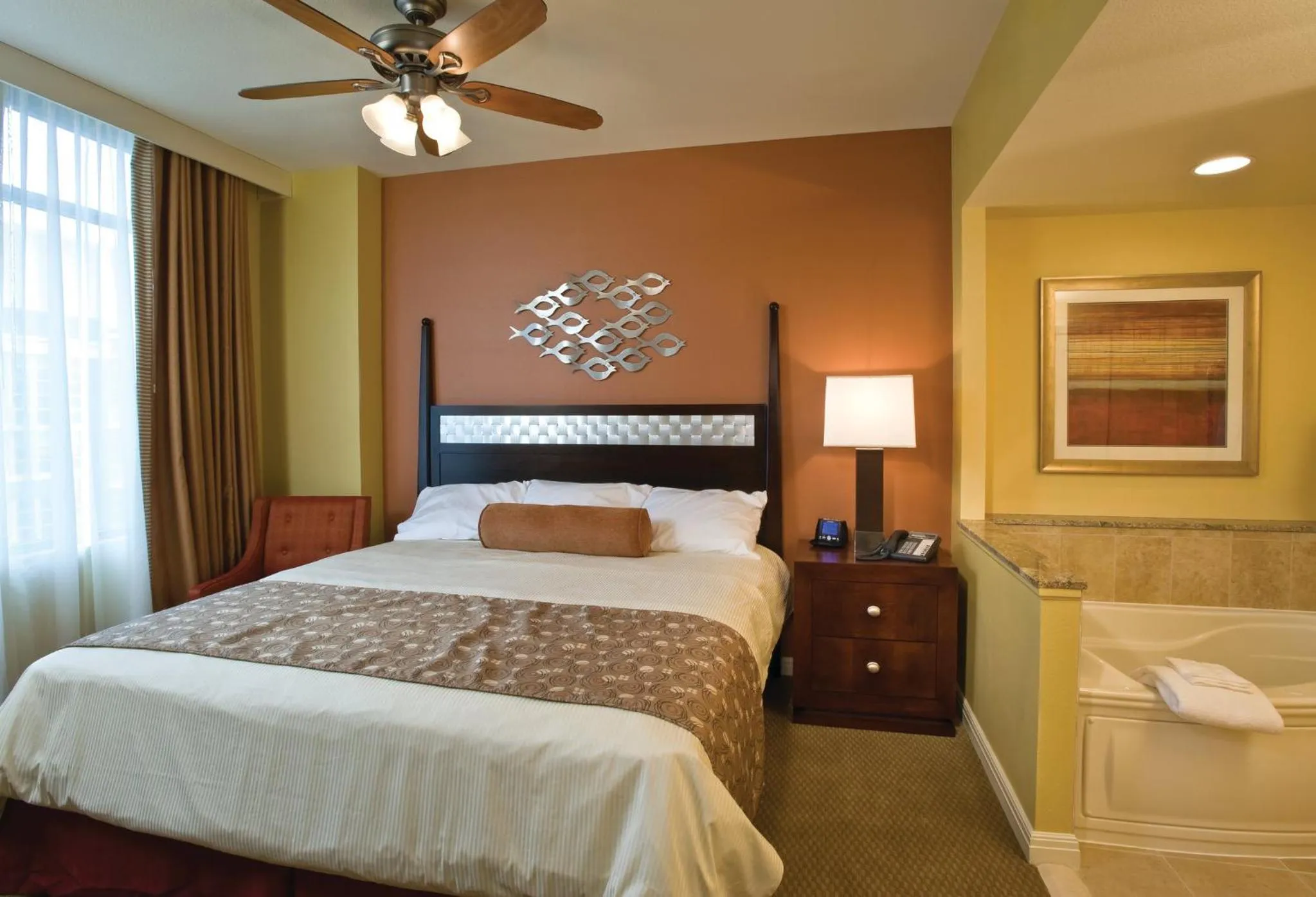 Bed in Club Wyndham National Harbor