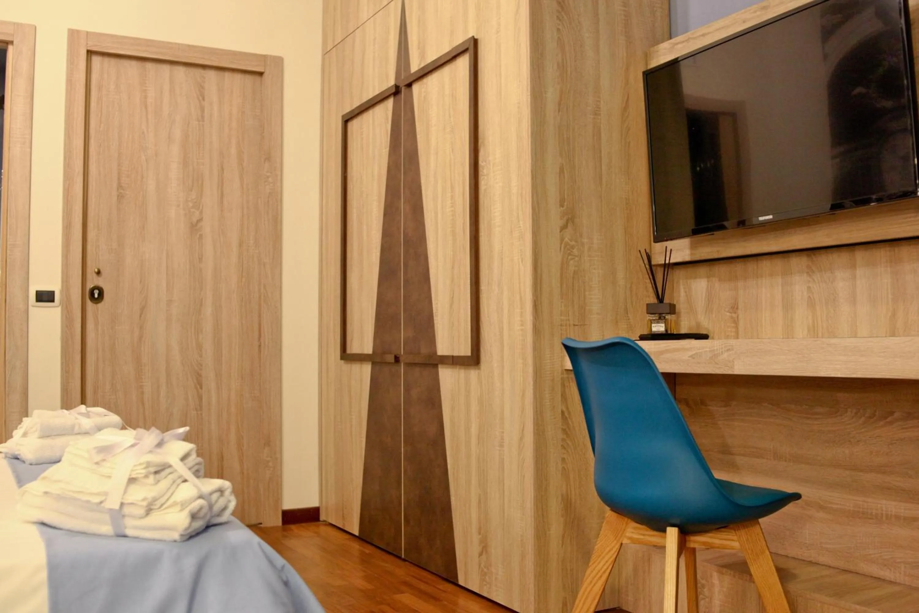 Other, Bed in De Gasperi 55 - By Pera Rooms Collection