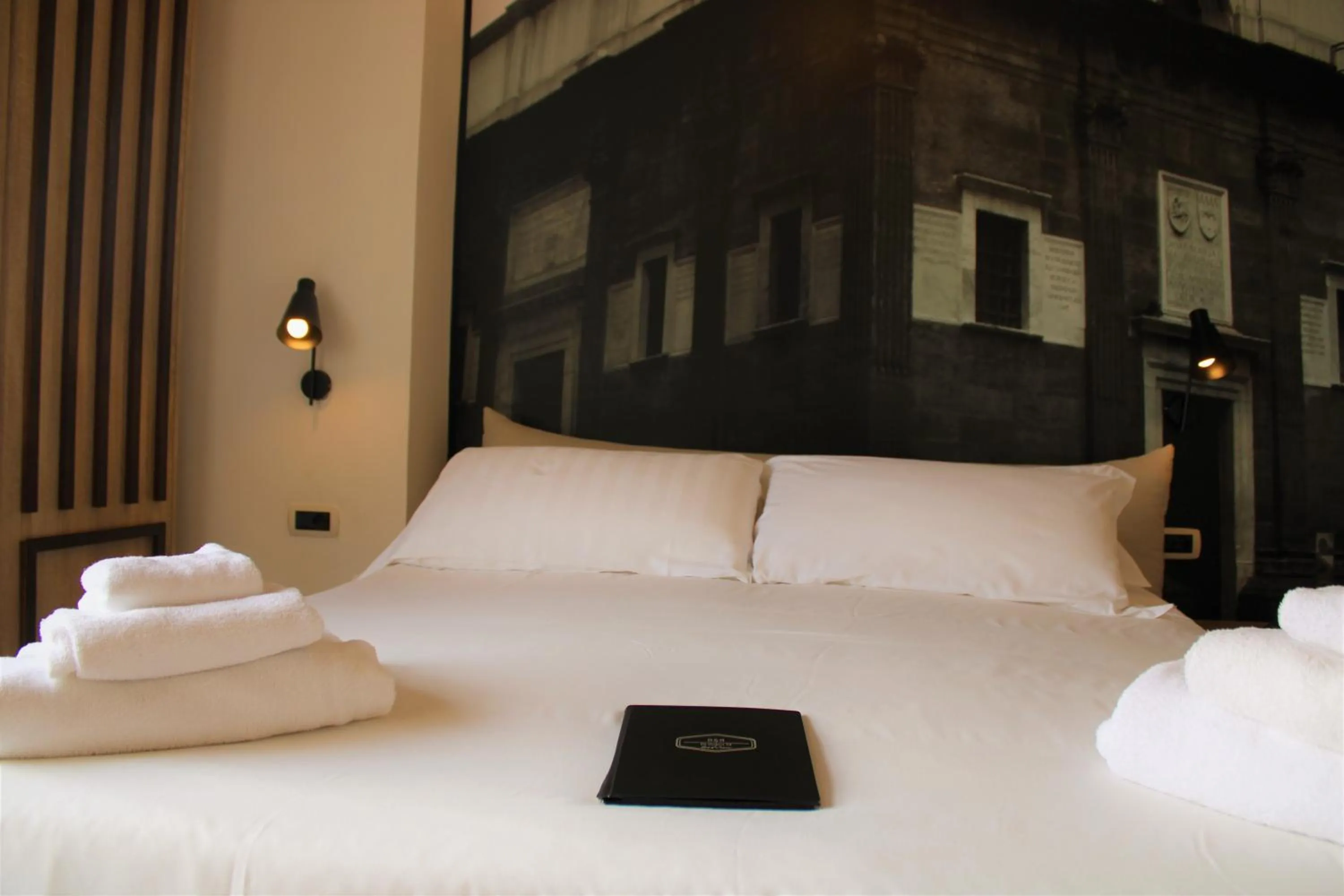 Bed in De Gasperi 55 - By Pera Rooms Collection