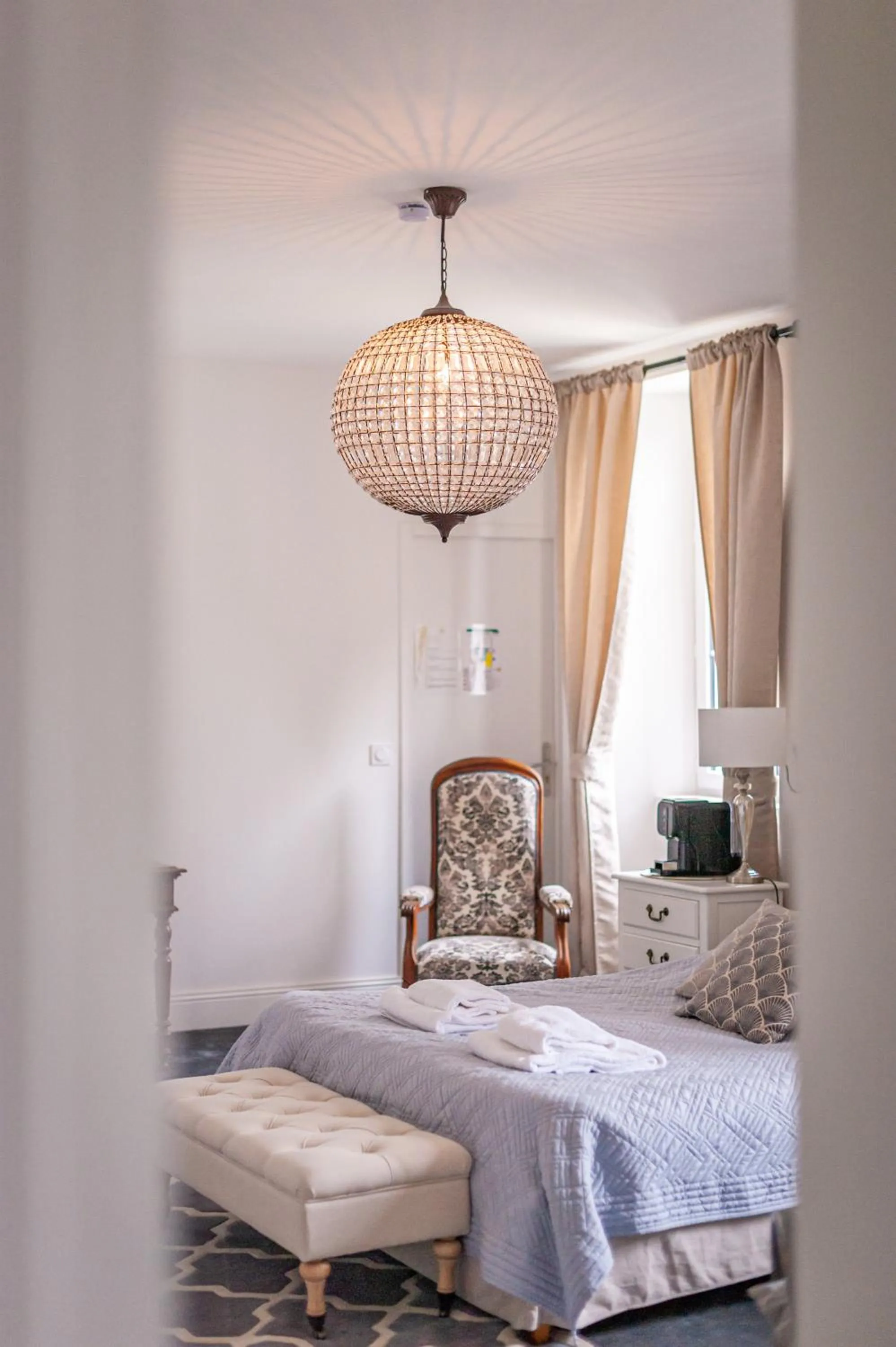 Bed in Chateau des Ayes - Chambres & suites