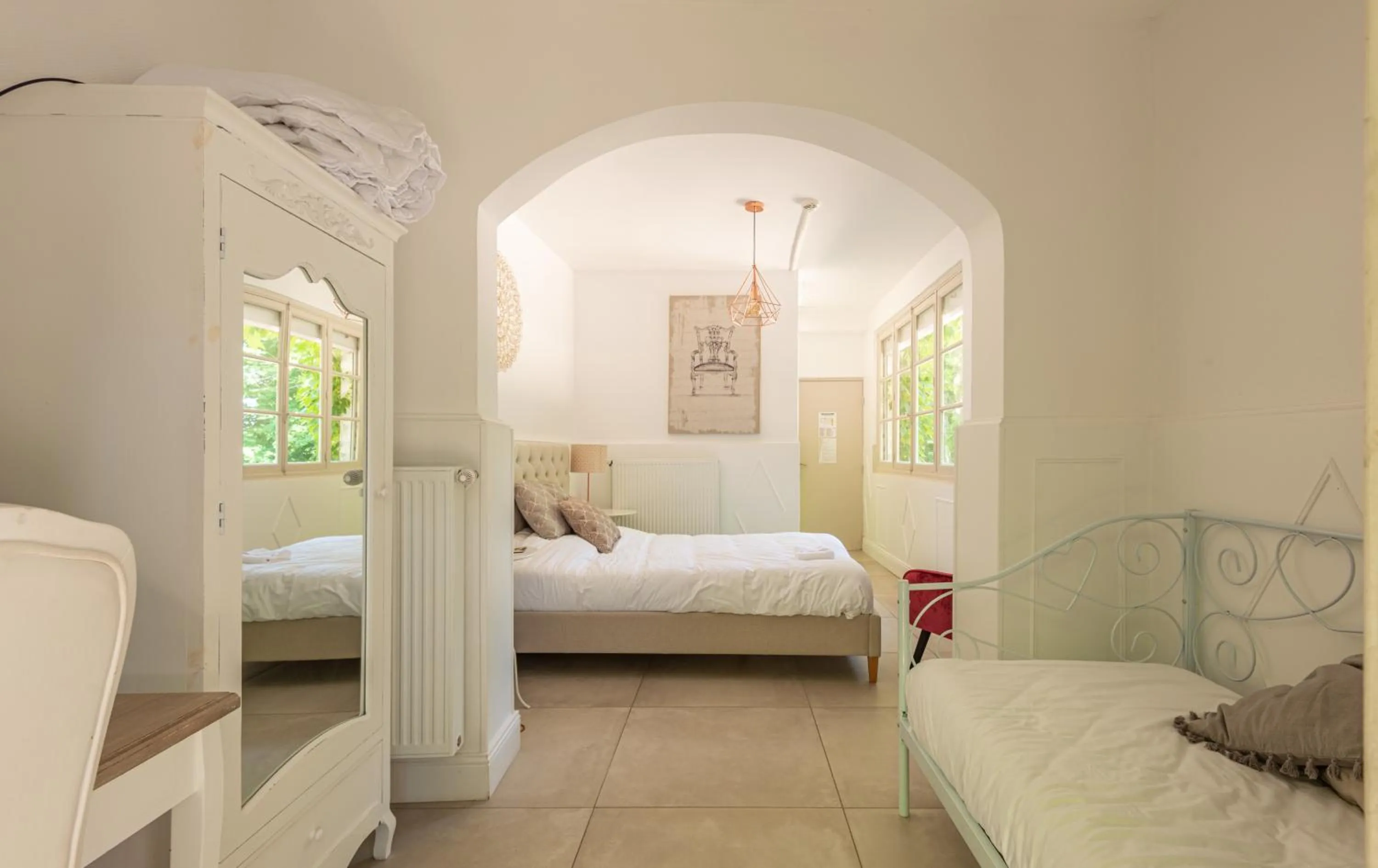 Photo of the whole room, Bed in Chateau des Ayes - Chambres & suites