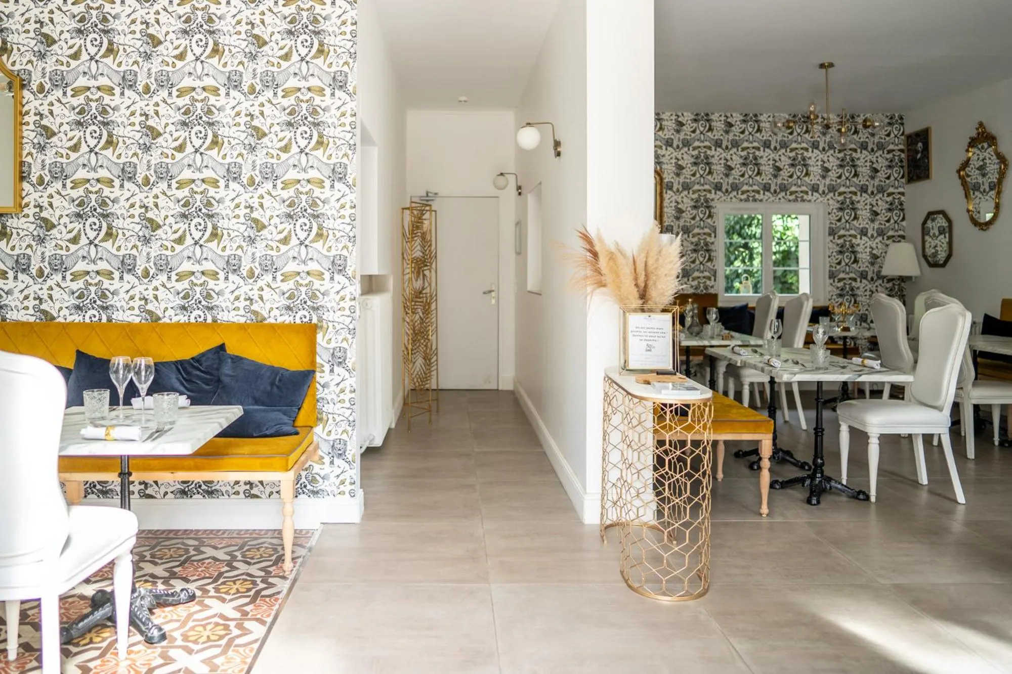 Restaurant/places to eat in Chateau des Ayes - Chambres & suites