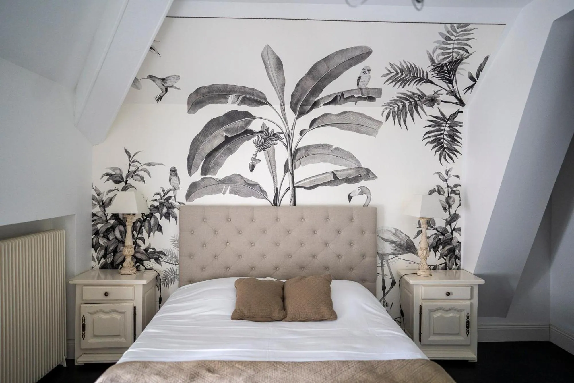 Bed in Chateau des Ayes - Chambres & suites