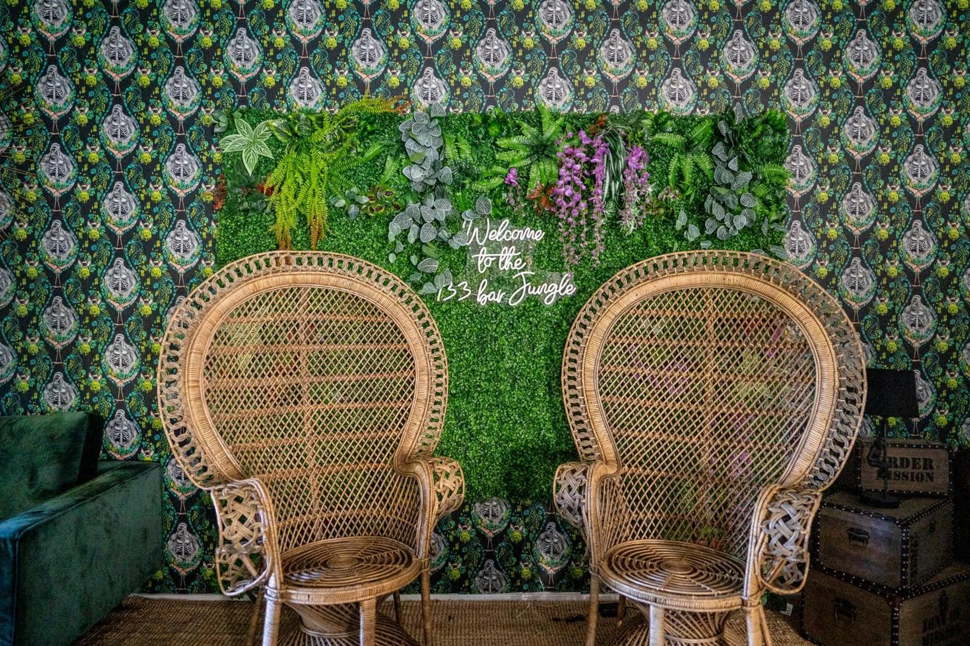 Restaurant/places to eat in Chateau des Ayes - Chambres & suites