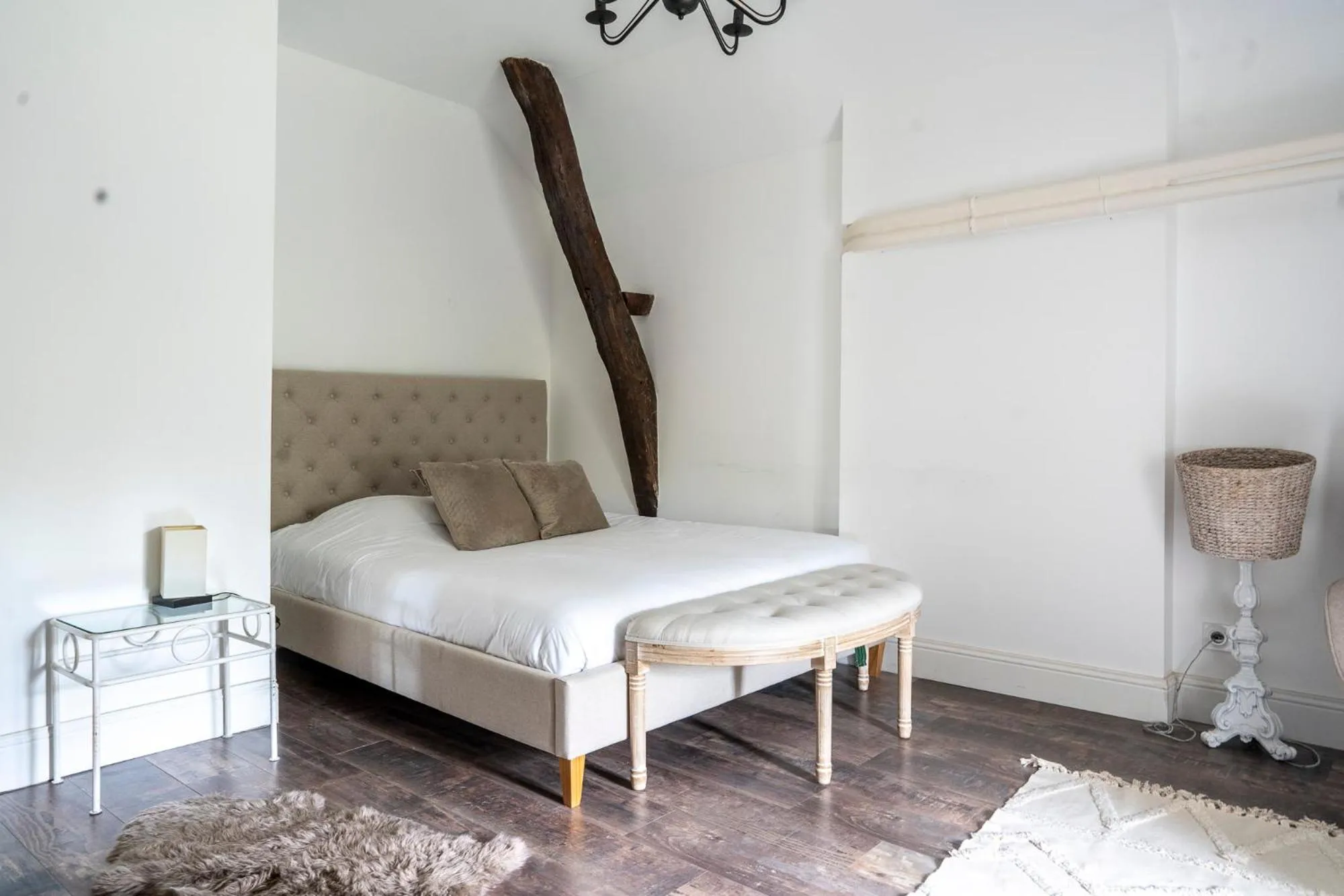 Bed in Chateau des Ayes - Chambres & suites