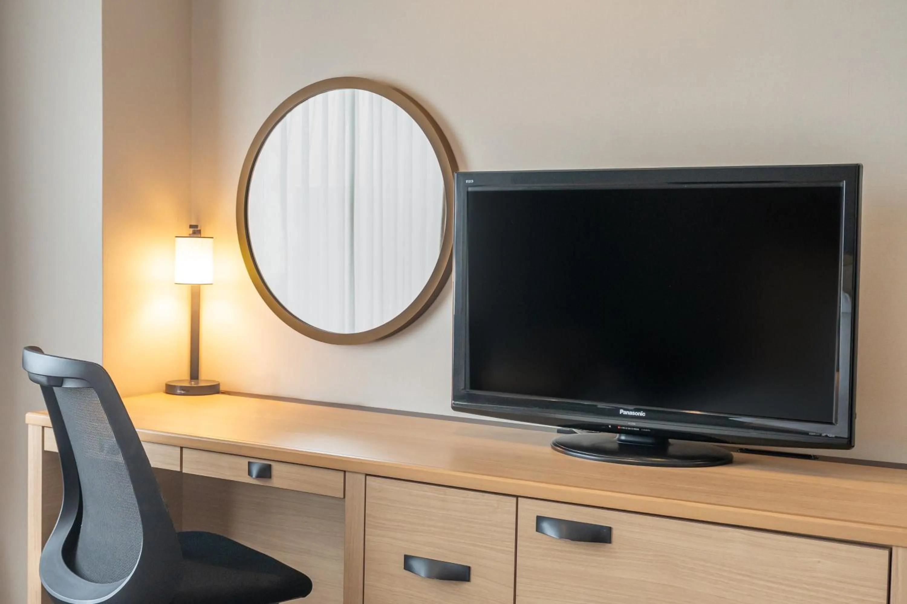 Photo of the whole room in ANA Crowne Plaza Hiroshima by IHG