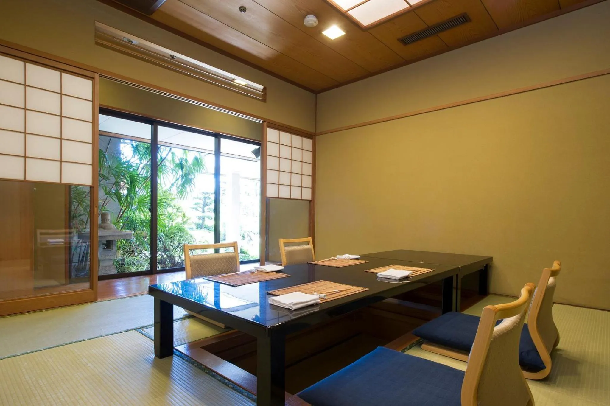 Restaurant/places to eat in ANA Crowne Plaza Hiroshima by IHG