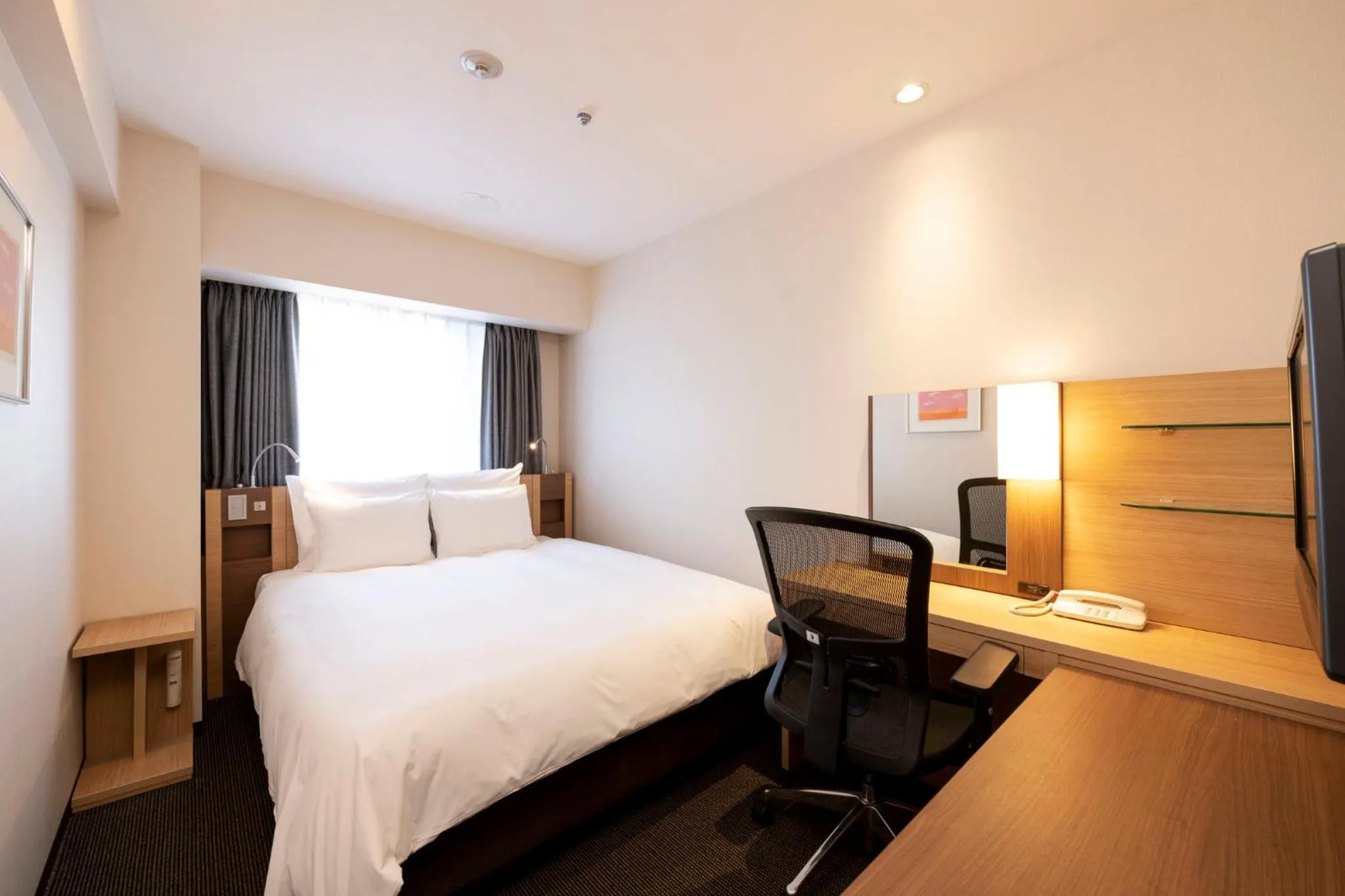 Photo of the whole room, Bed in ANA Crowne Plaza Hiroshima by IHG