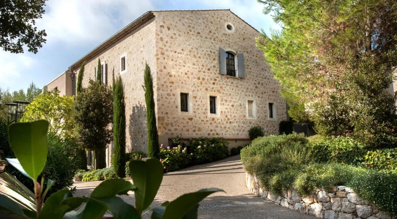 Property building in Résidence Hôtelière 4 étoiles Les Mas du Grand Vallon