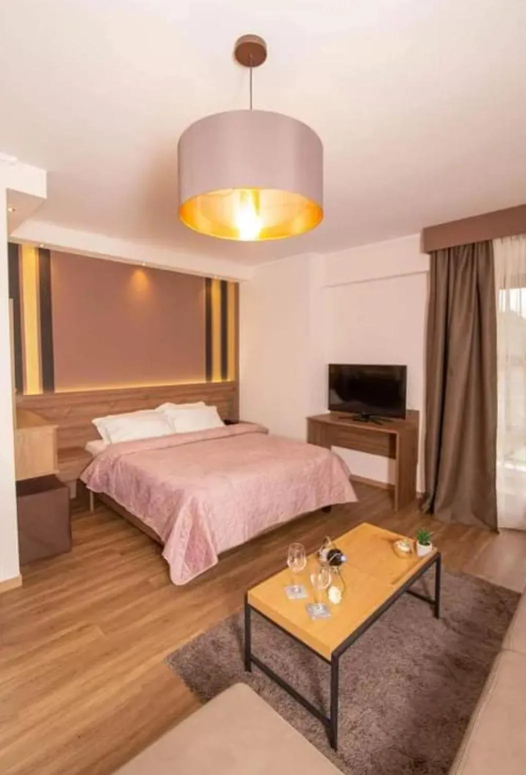 Bed in Mont Helmos Hotel