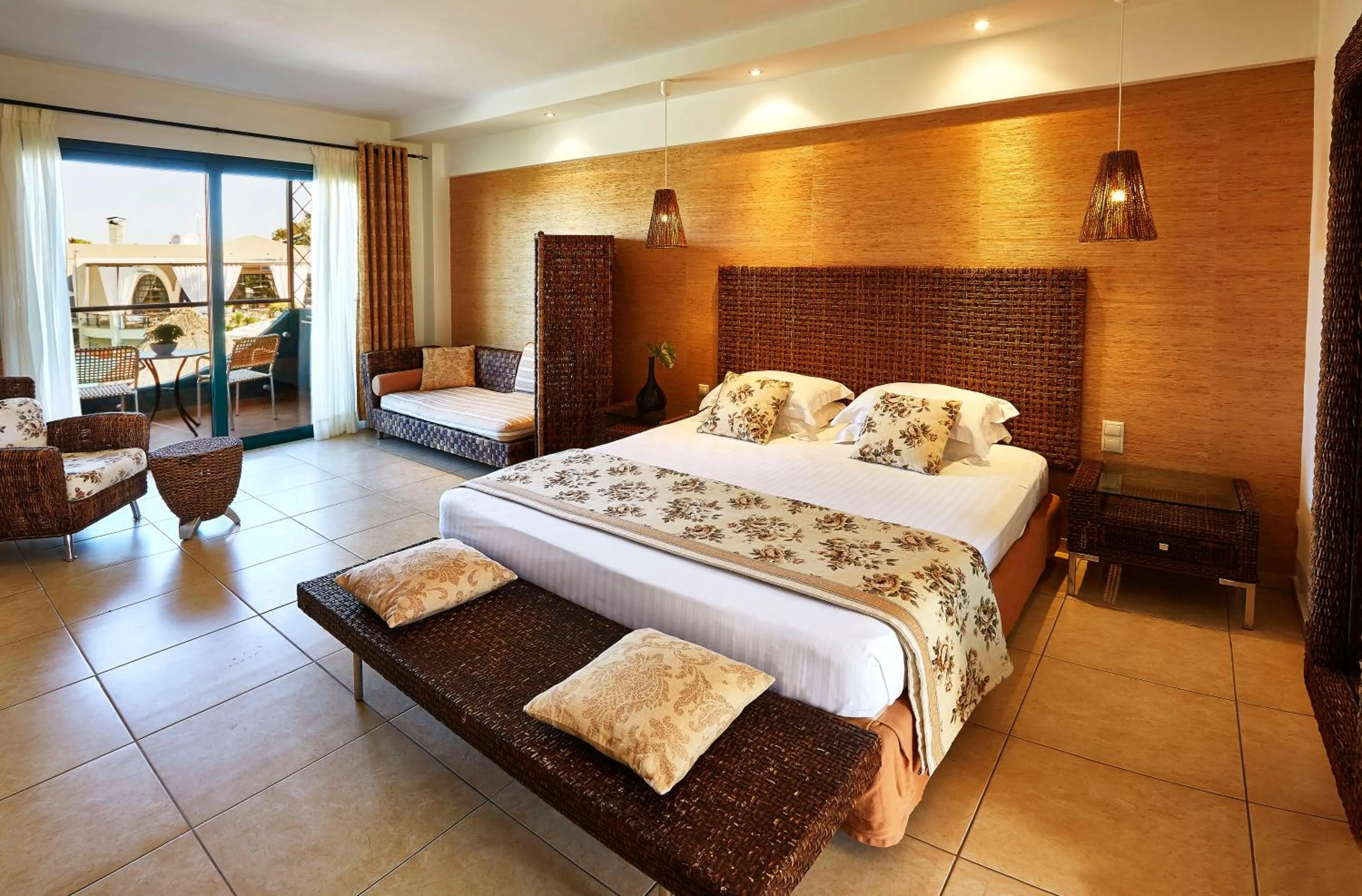 Day, Bed in Ilio Mare Hotel