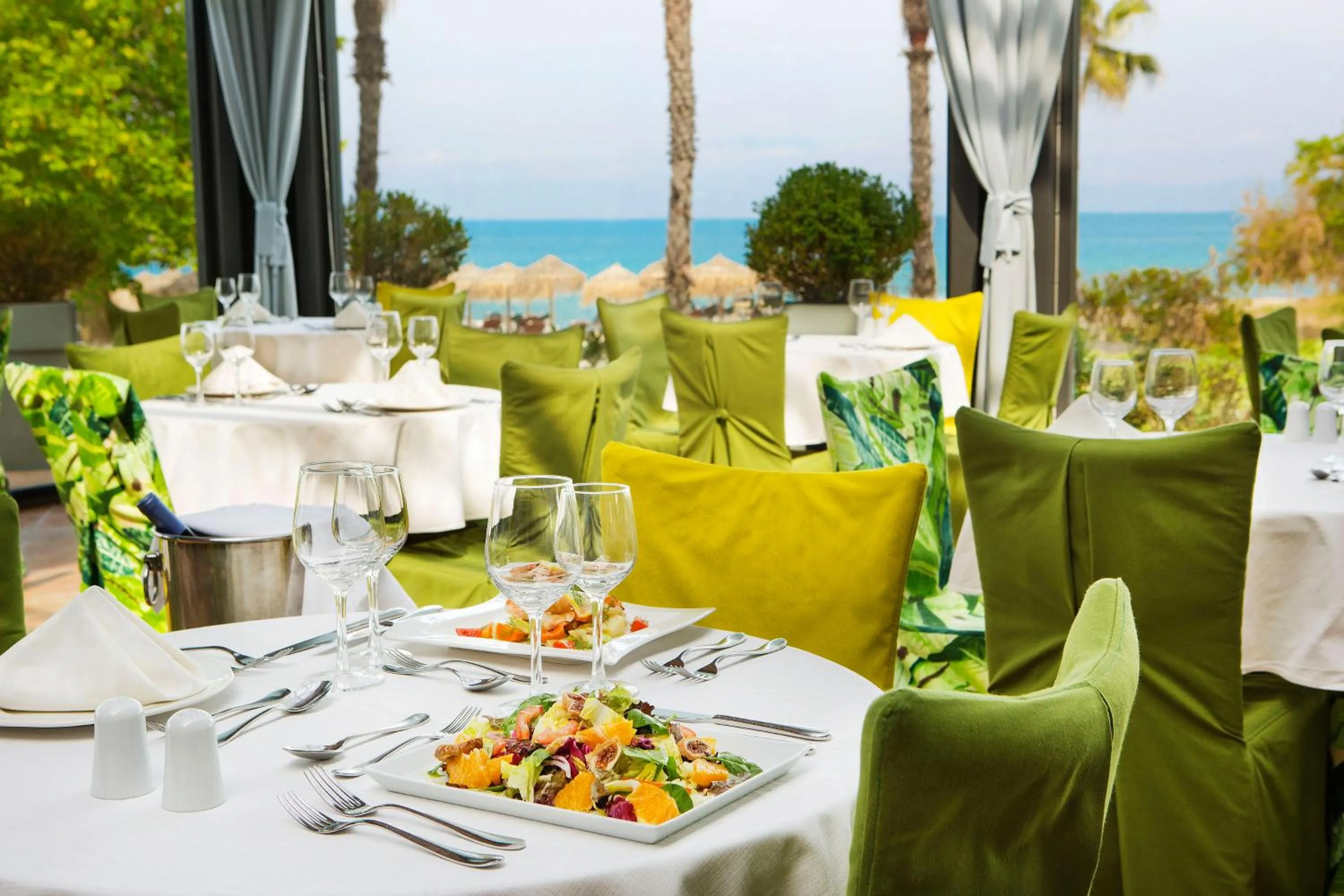 Restaurant/places to eat in Ilio Mare Hotel