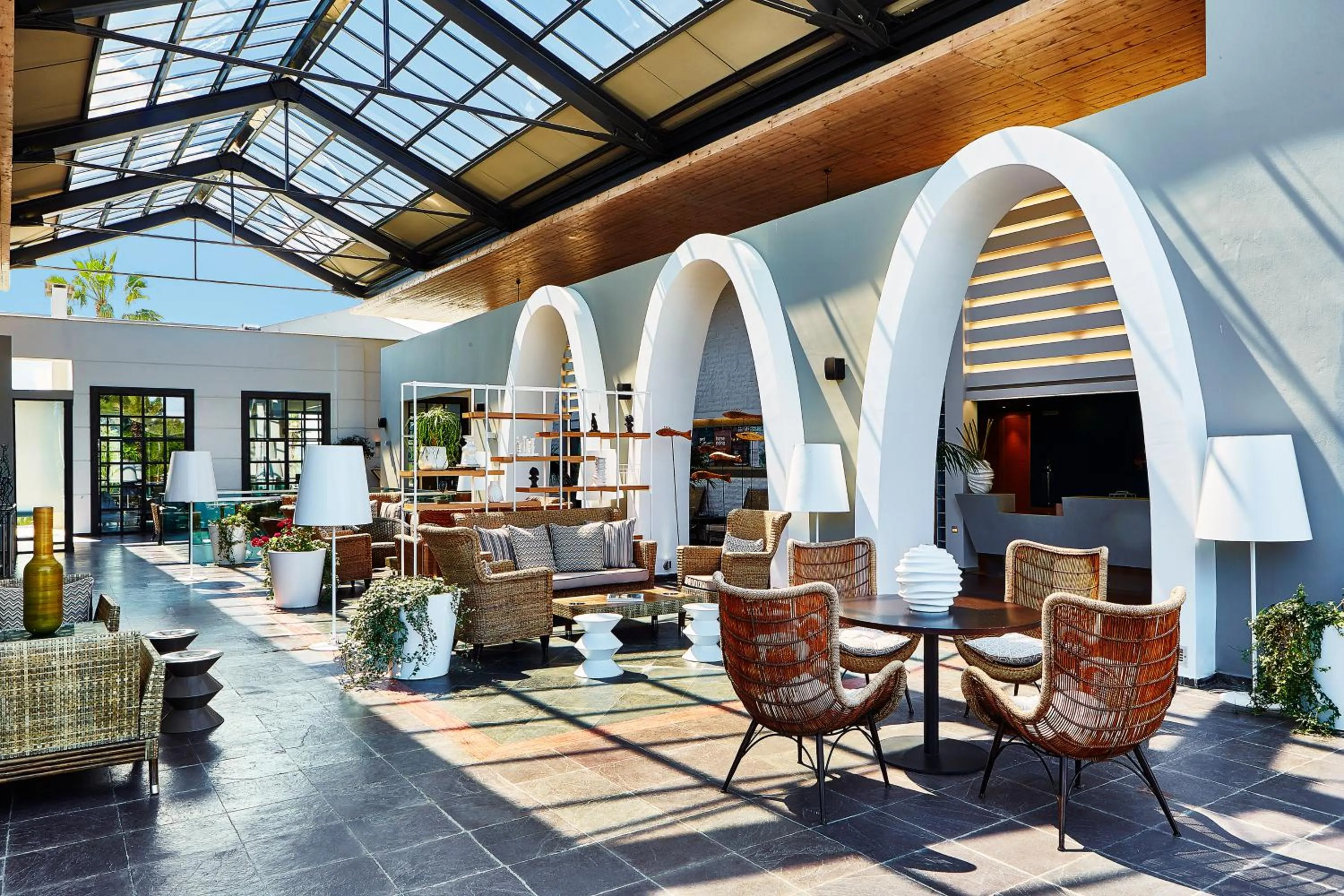 Communal lounge/ TV room in Ilio Mare Hotel