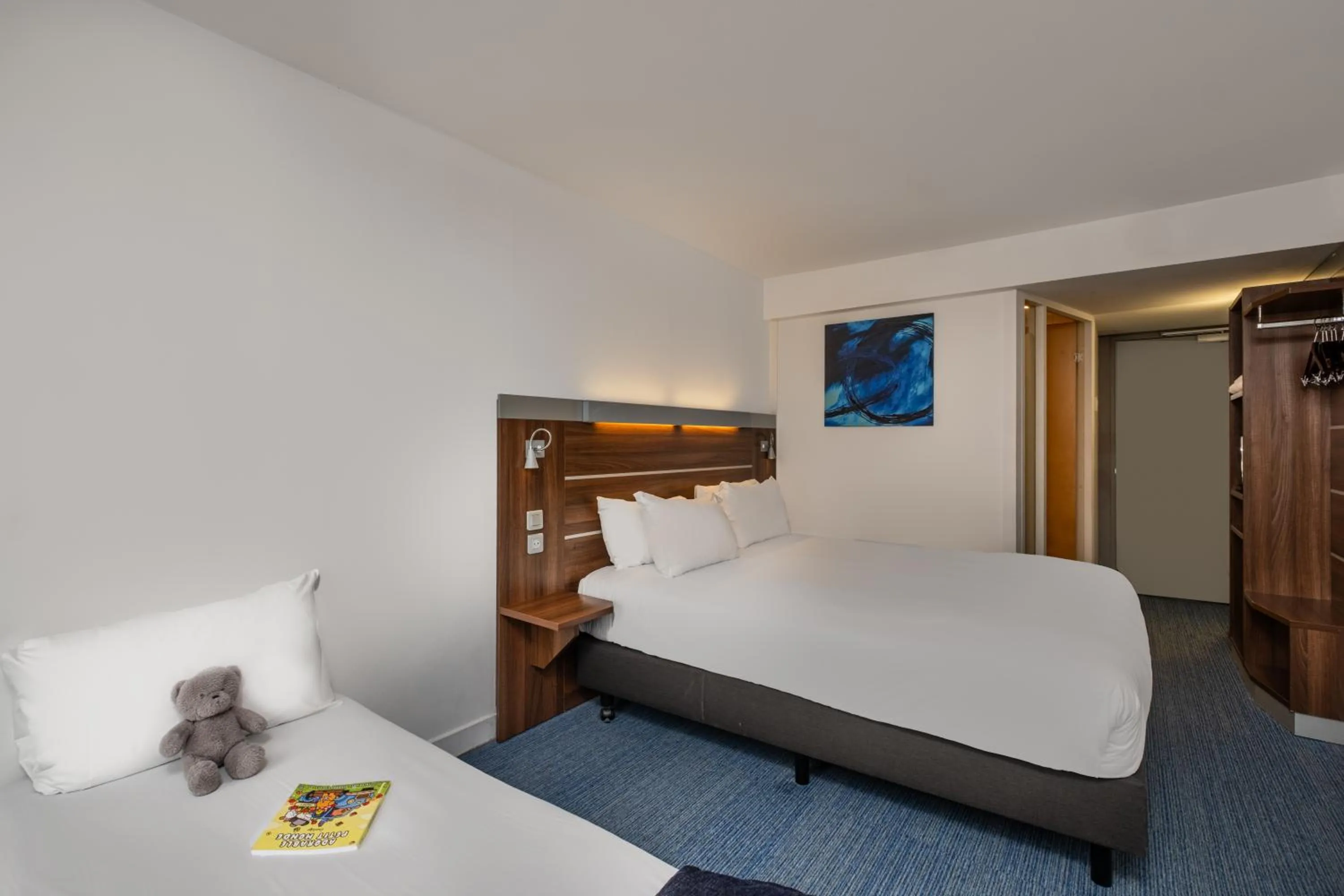 Photo of the whole room, Bed in Hôtel Marseille Centre Gare Saint-Charles