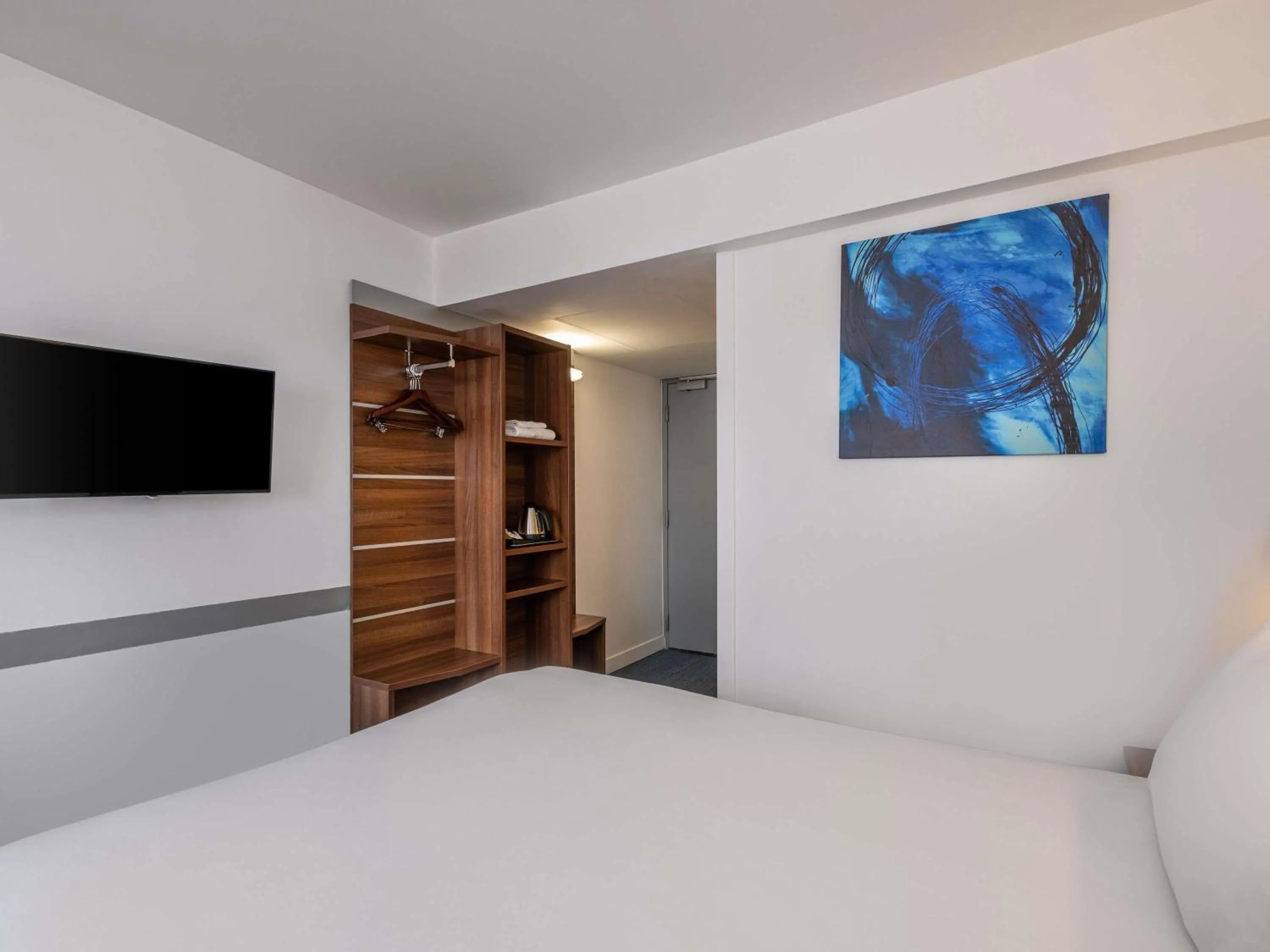 Bedroom, Bed in Hôtel Marseille Centre Gare Saint-Charles