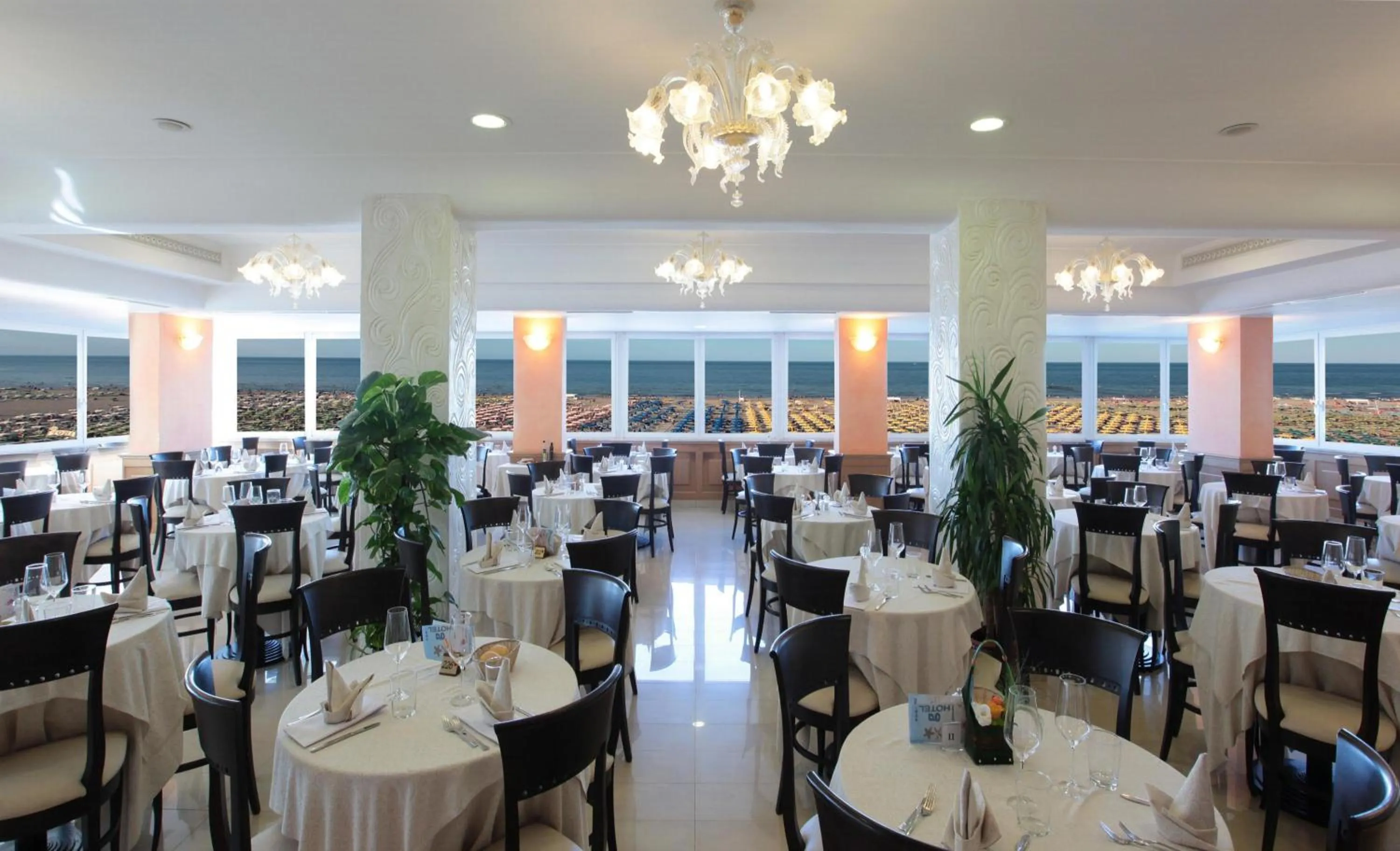 Restaurant/places to eat in Hotel Ghirlandina