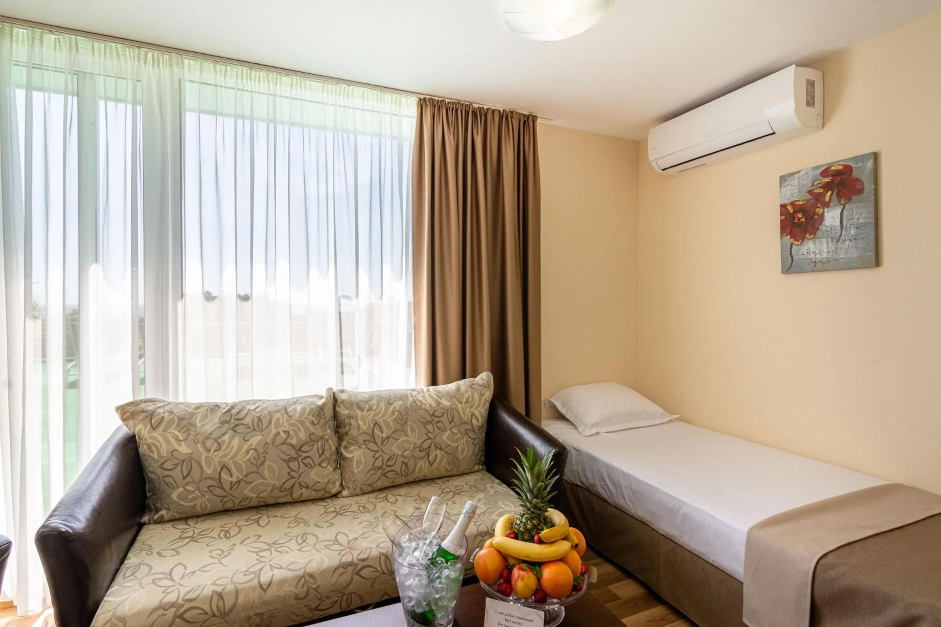 Living room, Bed in BSA Gradina Hotel & Aquapark - All Inclusive