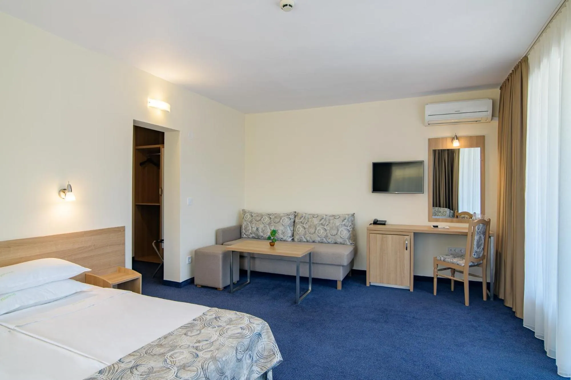 Photo of the whole room, Bed in BSA Gradina Hotel & Aquapark - All Inclusive
