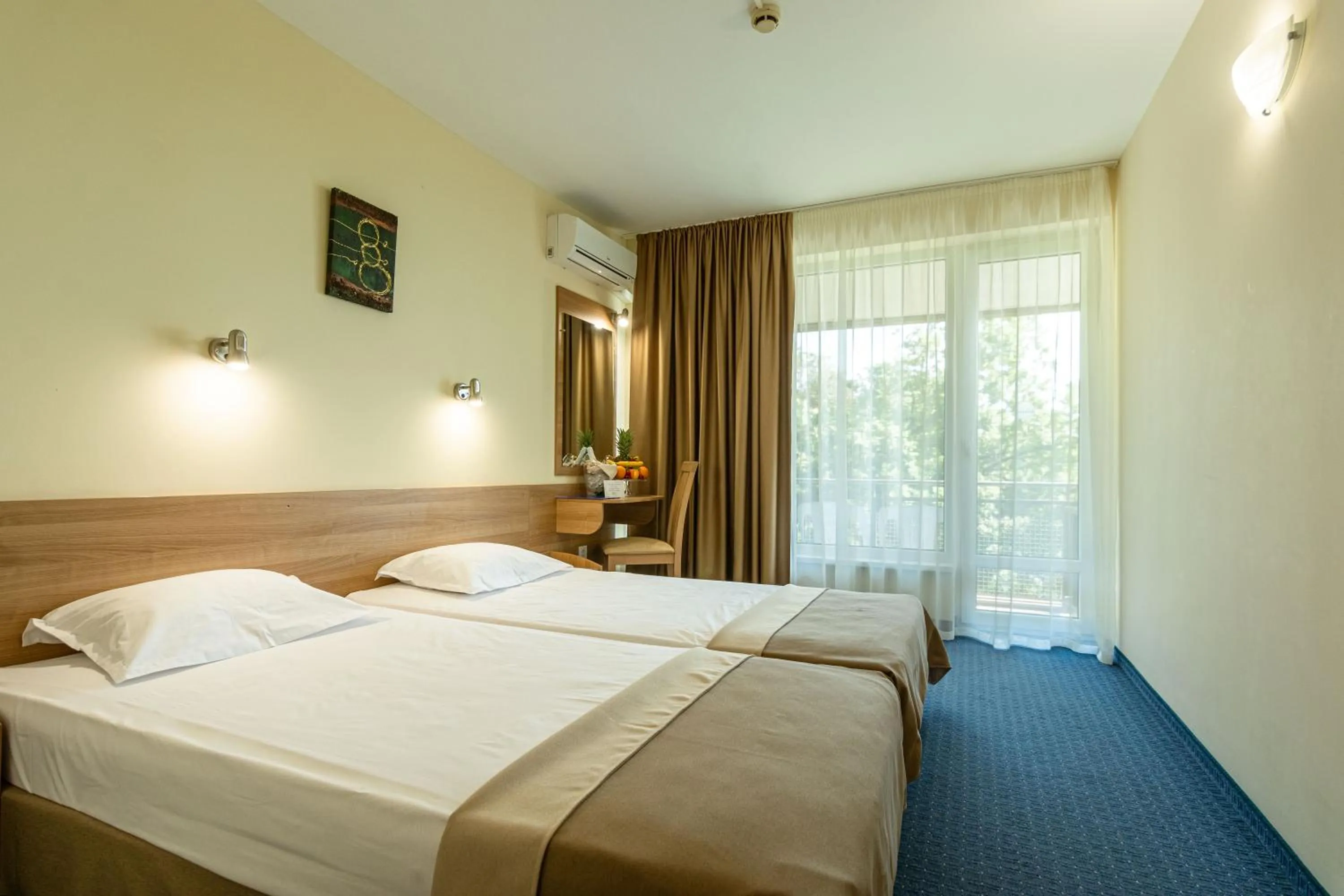 Balcony/Terrace, Bed in BSA Gradina Hotel & Aquapark - All Inclusive