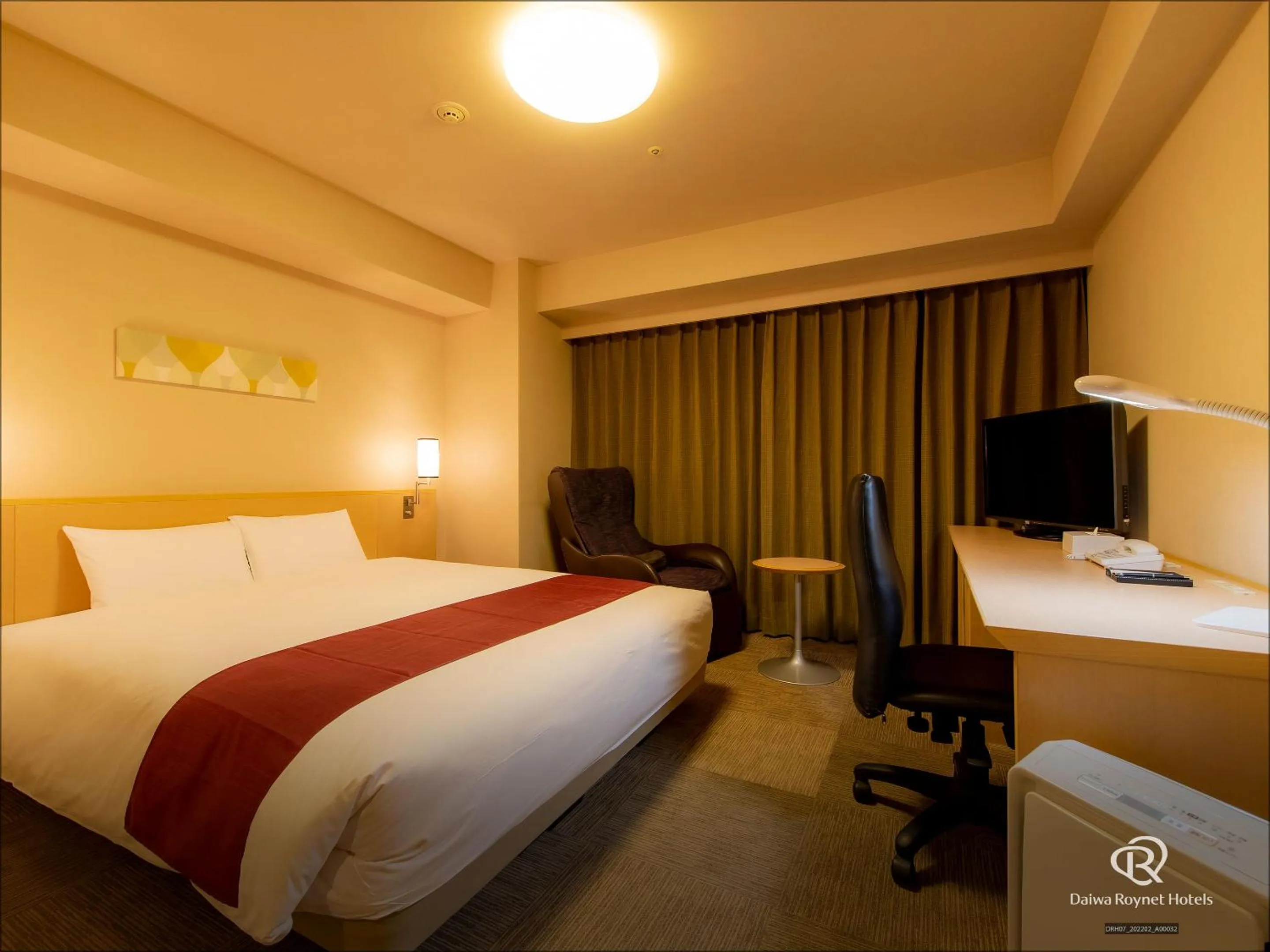 Bed in Daiwa Roynet Hotel Hakata-Gion