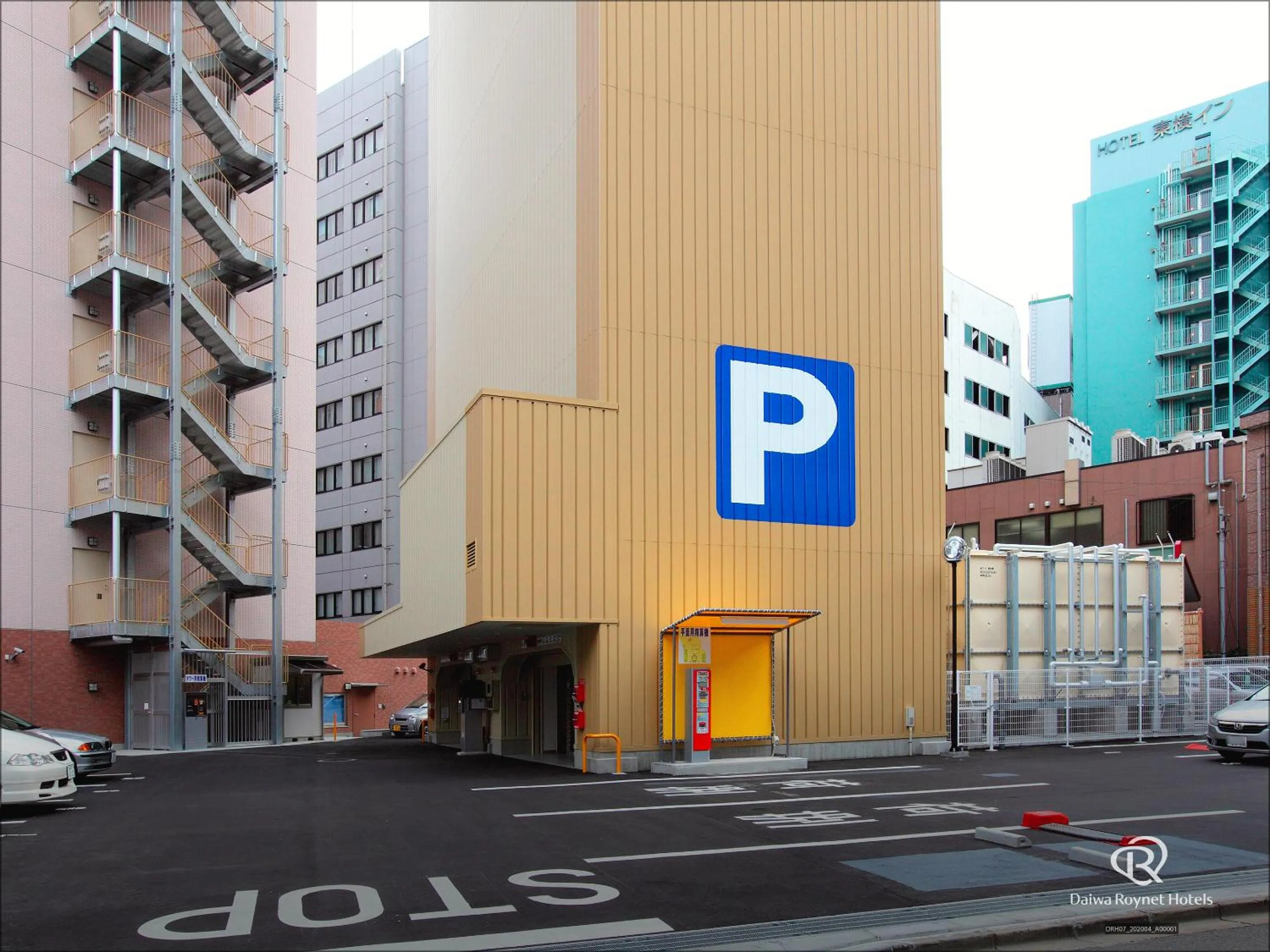 Parking in Daiwa Roynet Hotel Hakata-Gion