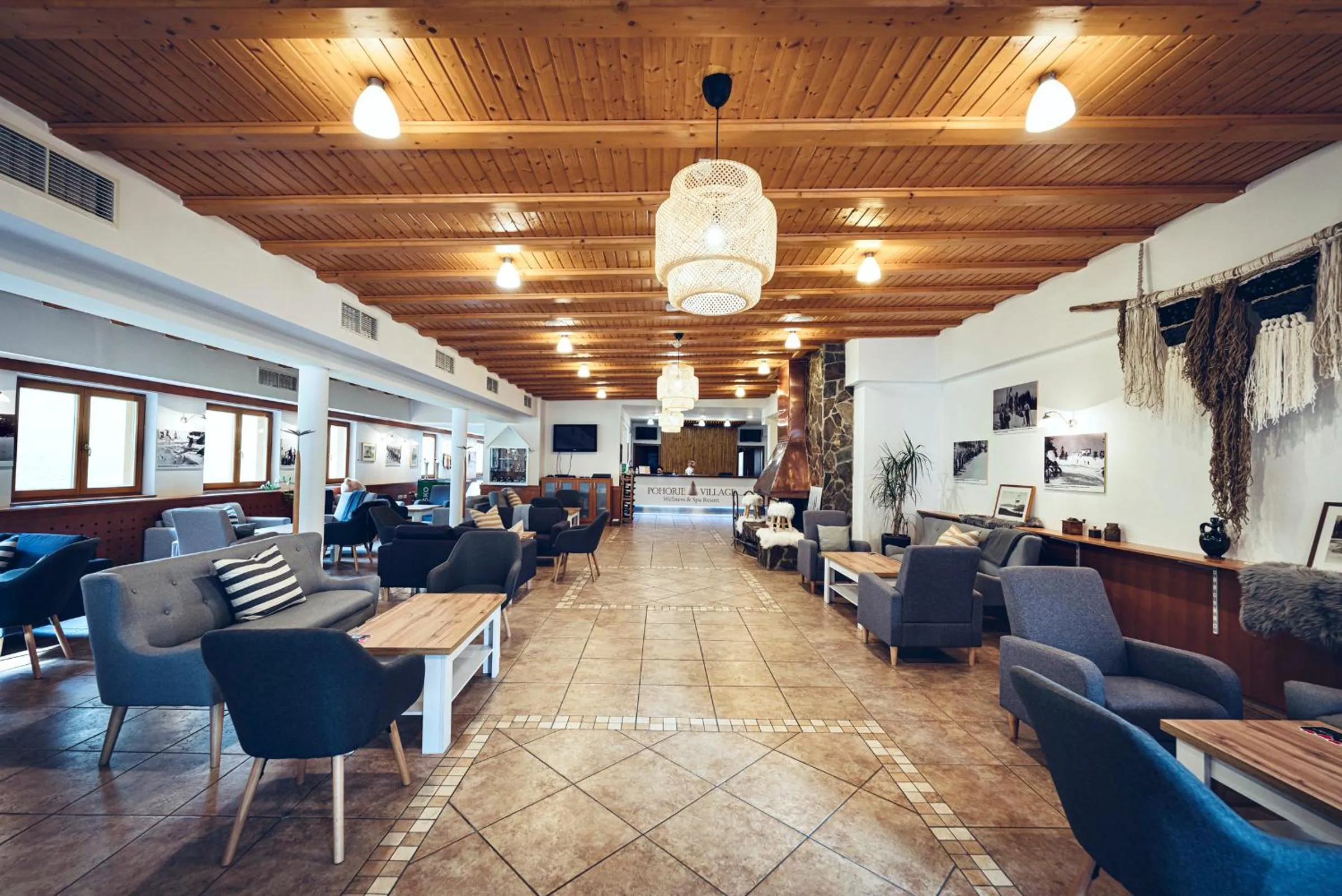 Lobby or reception in Pohorje Village Wellbeing Resort - Forest Hotel Videc