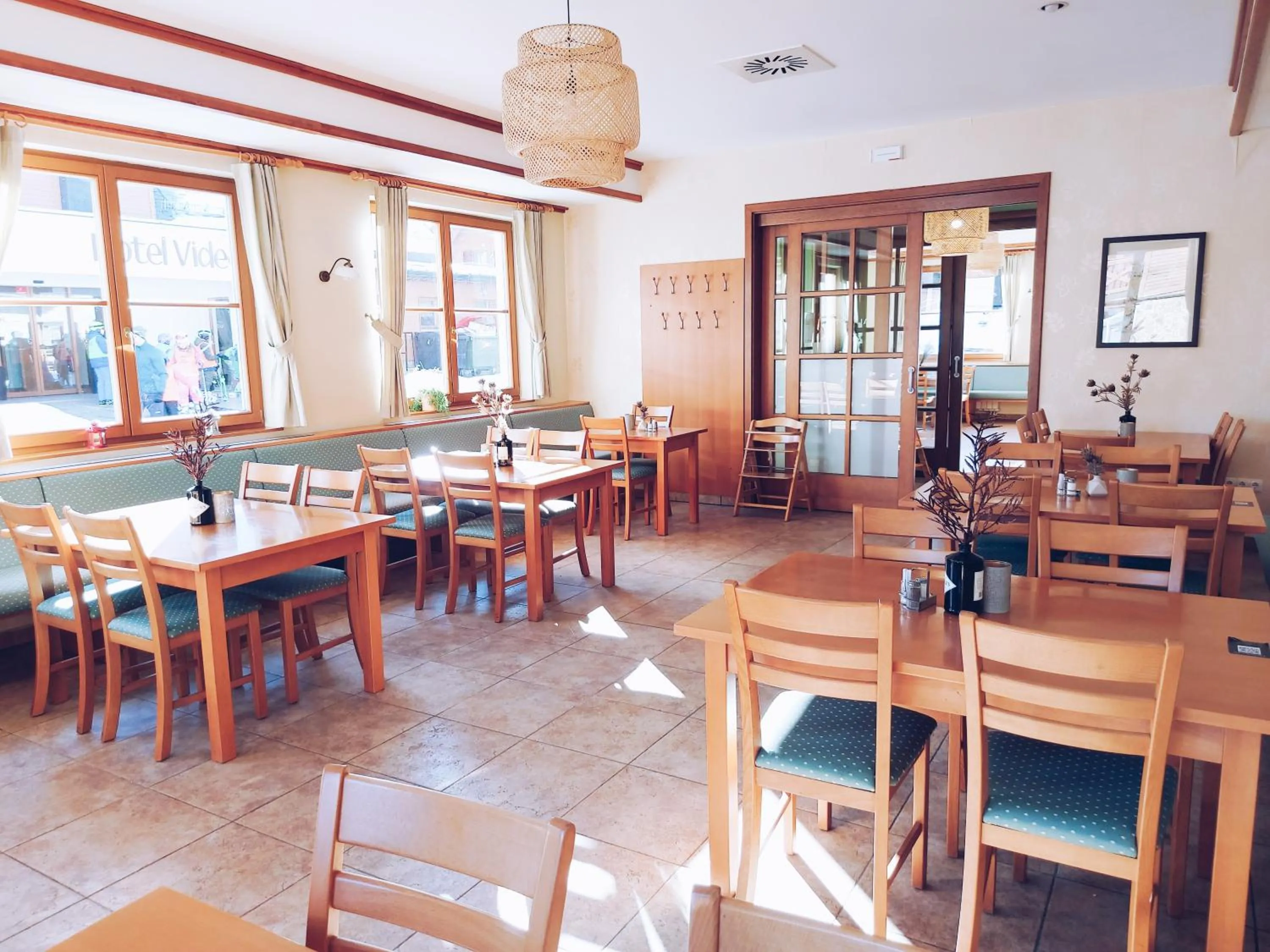 Restaurant/places to eat in Pohorje Village Wellbeing Resort - Forest Hotel Videc