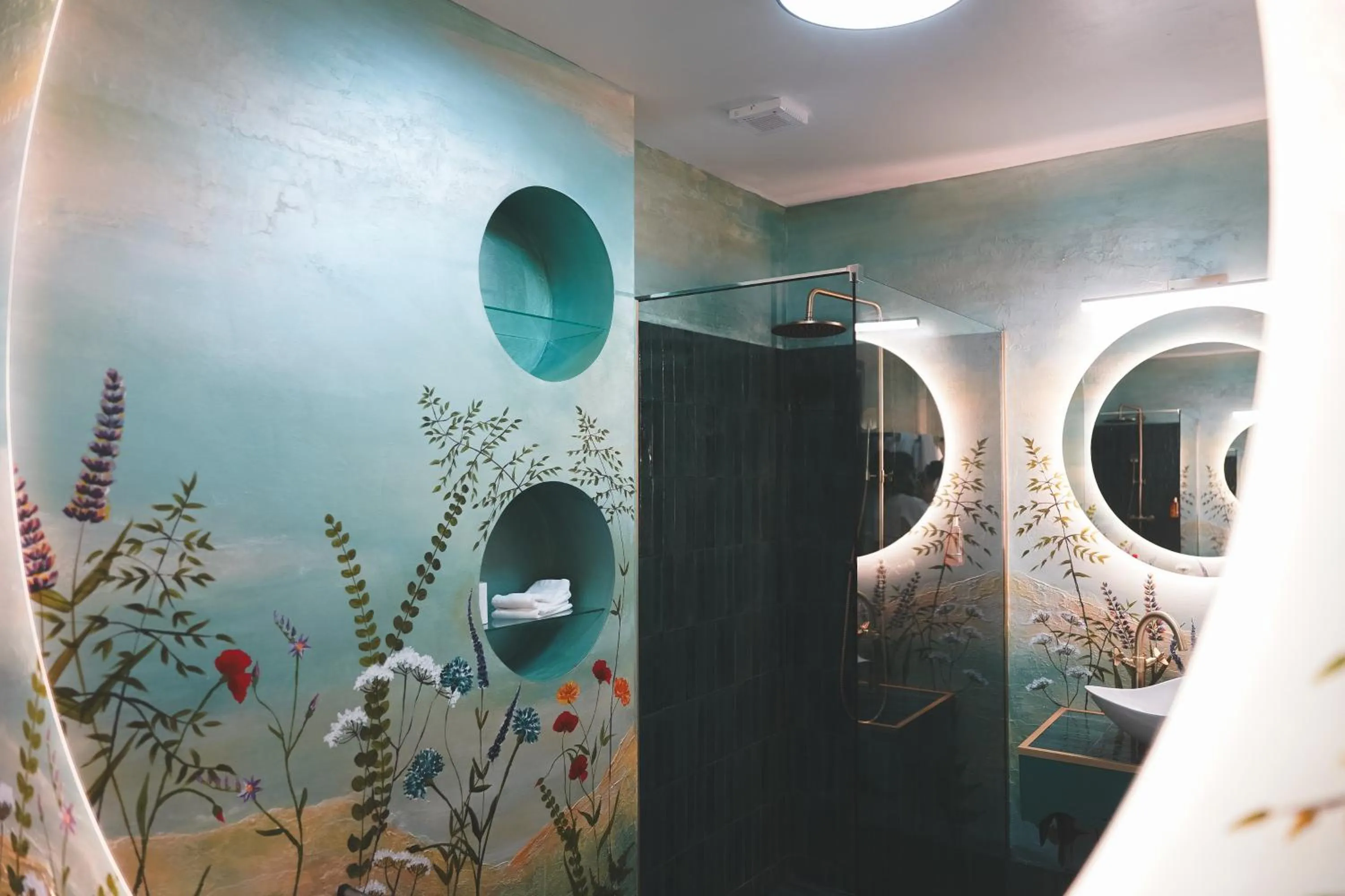 Bathroom in Conacul Archia