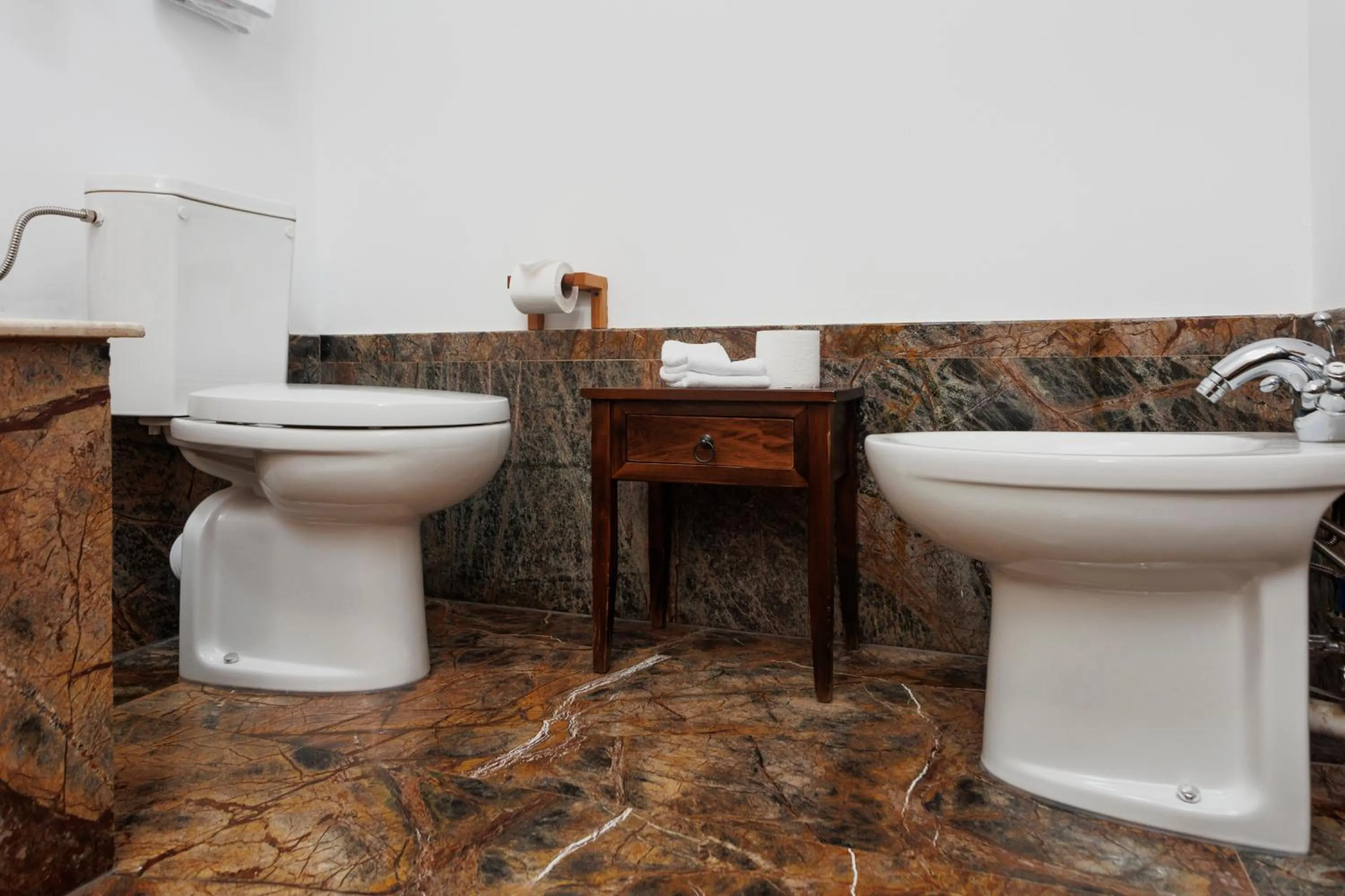 Bathroom in Conacul Archia