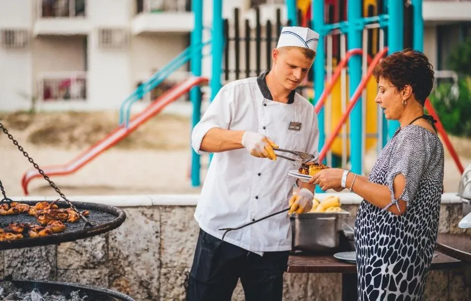 Restaurant/places to eat in Hotel Mura