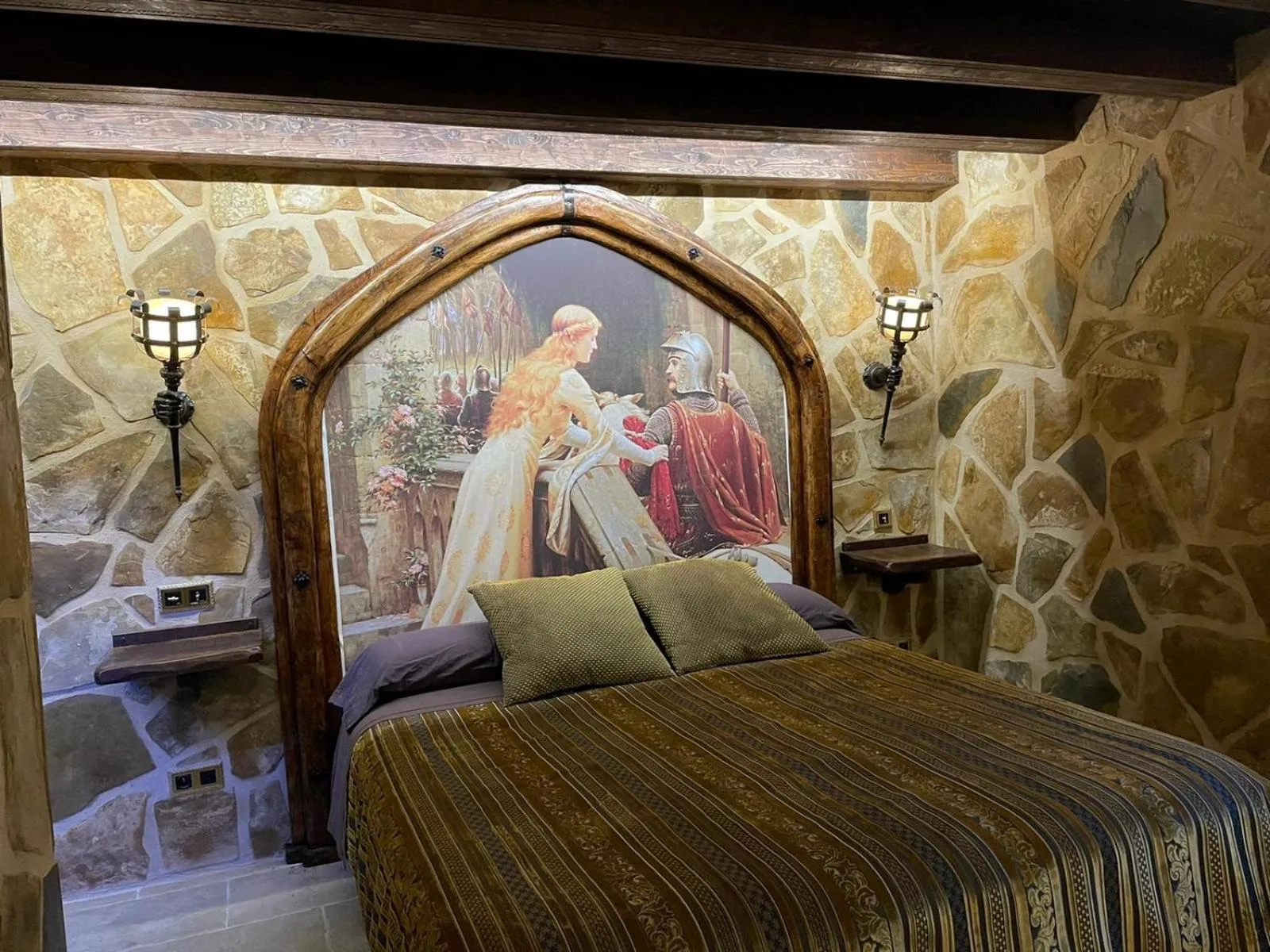 Bed in Auberge Toison d'Or