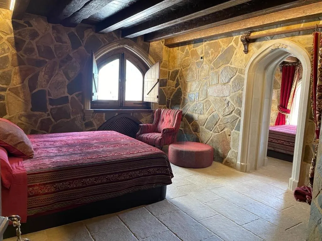 Bed in Auberge Toison d'Or