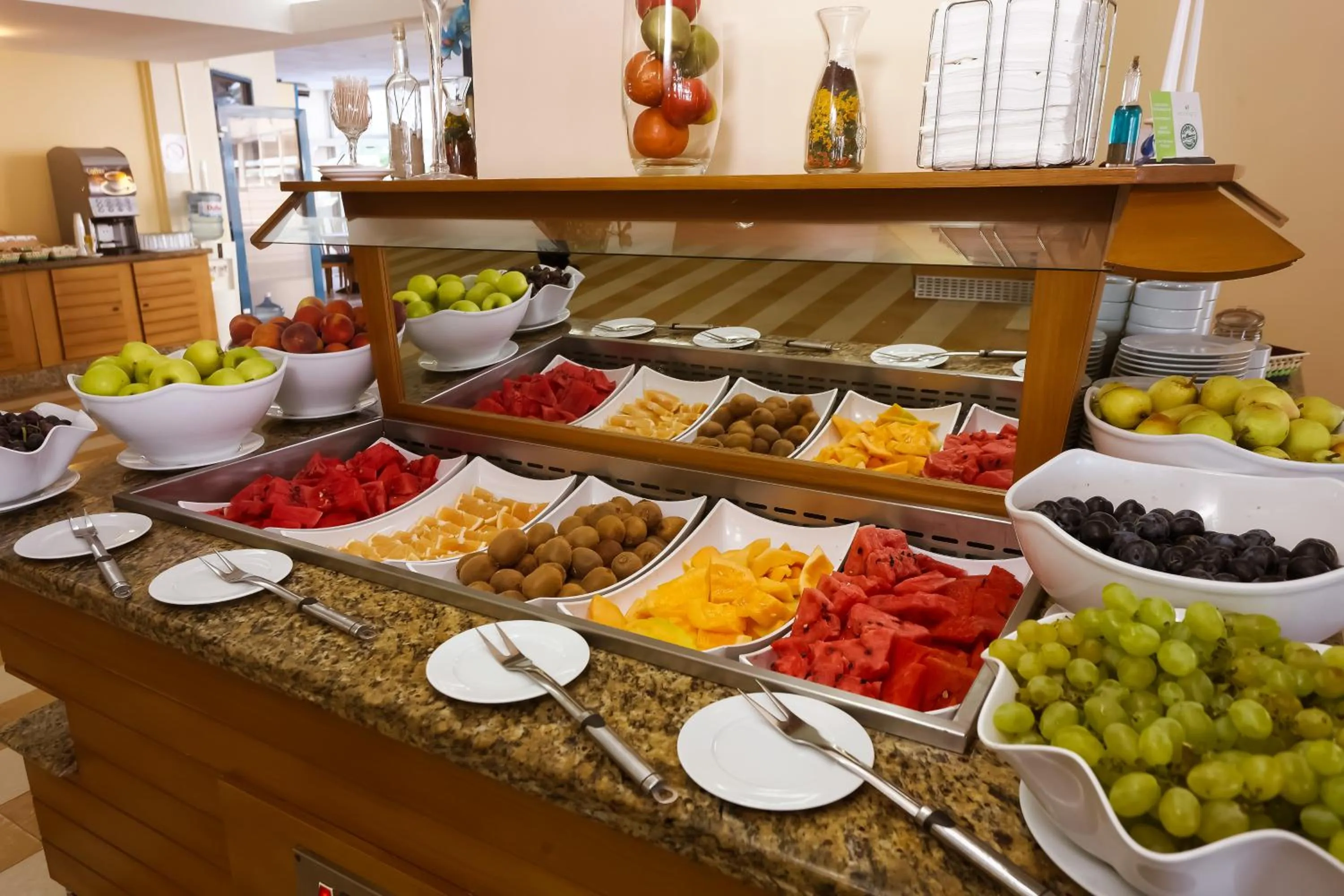 Restaurant/places to eat in Hotel Slavuna