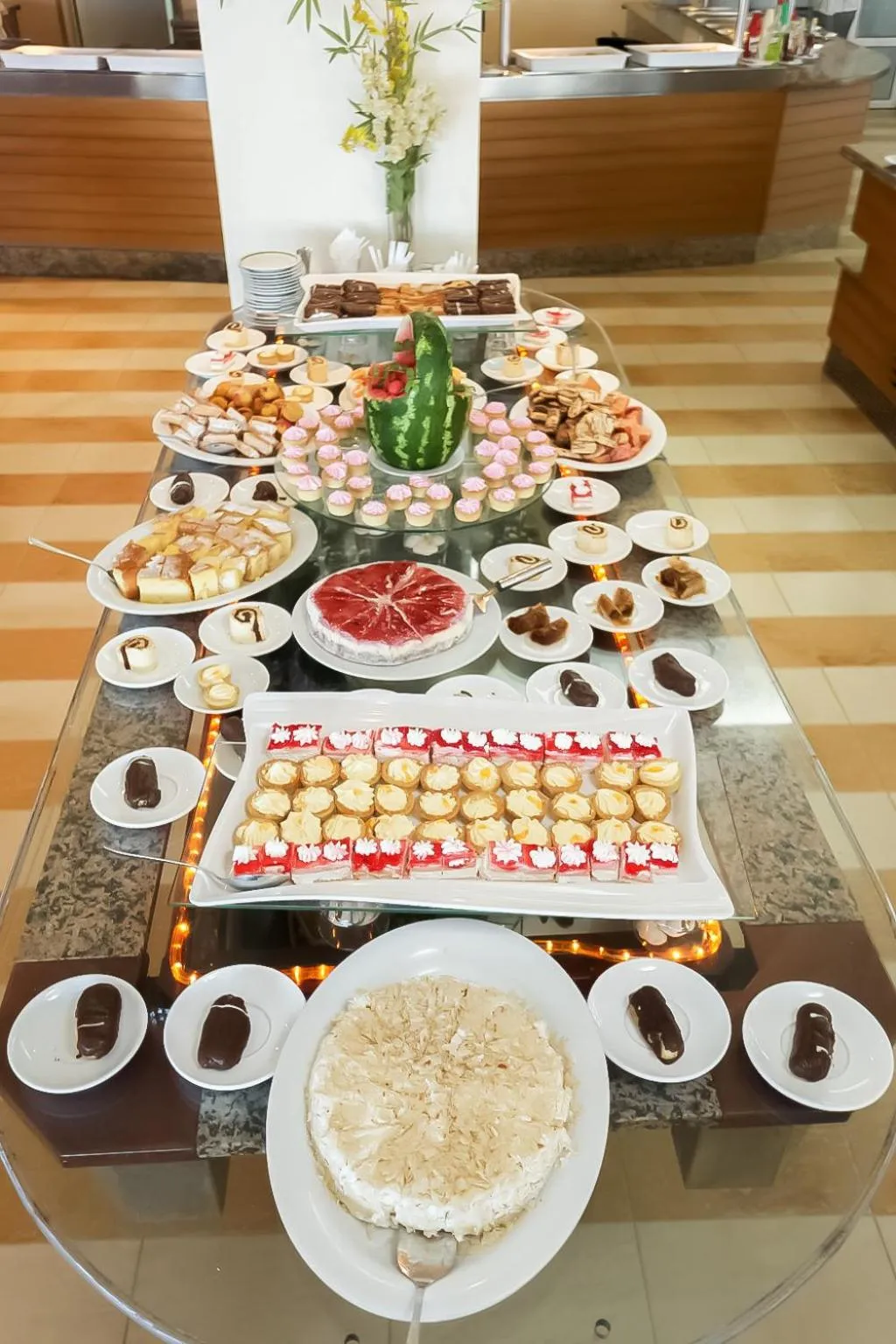 Restaurant/places to eat in Hotel Slavuna