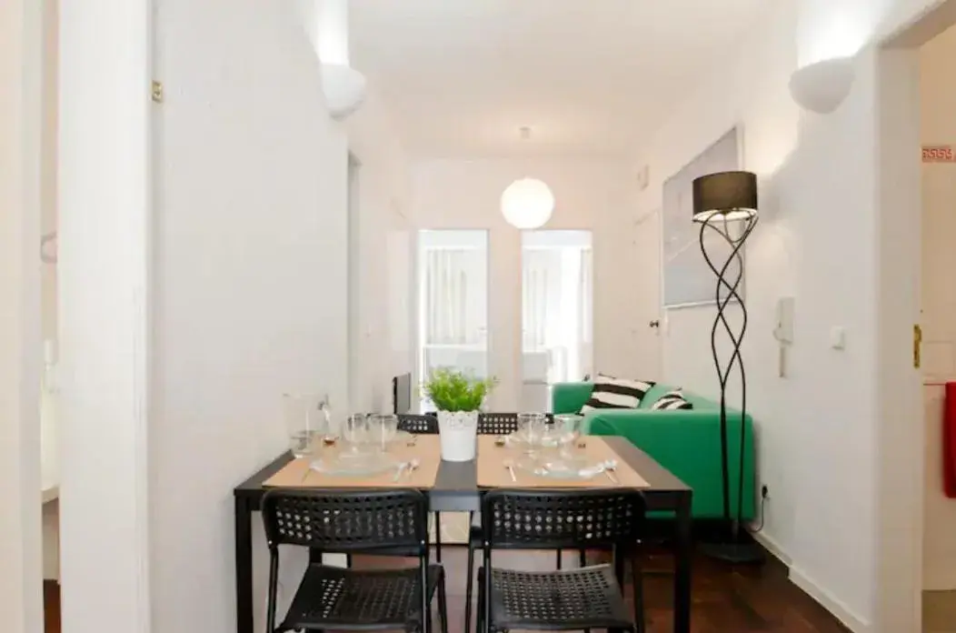 Single Room with Bathroom in Saldanha Avenida Single Room with Bathroom in Saldanha Avenida