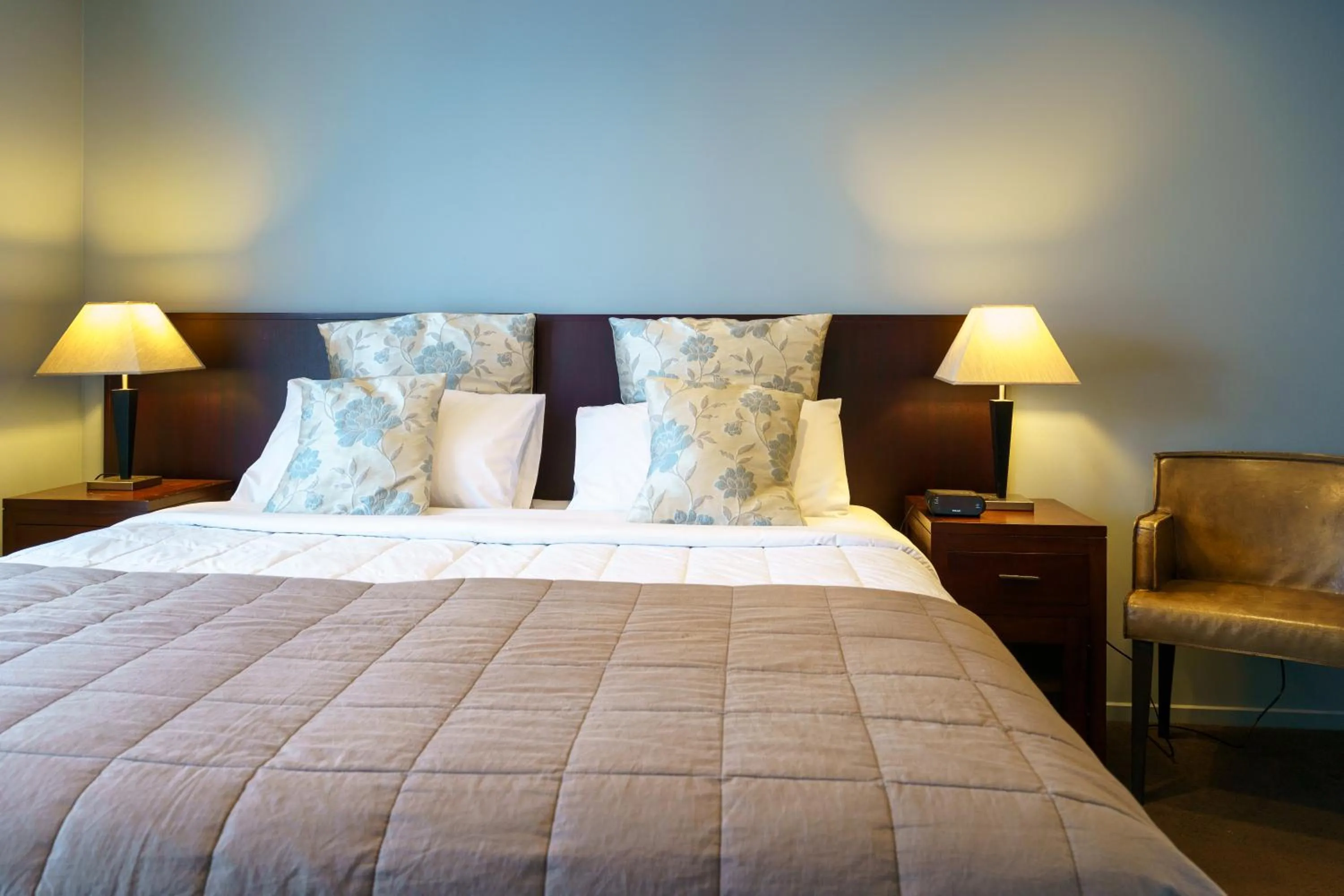 Bedroom, Bed in Apartments 118