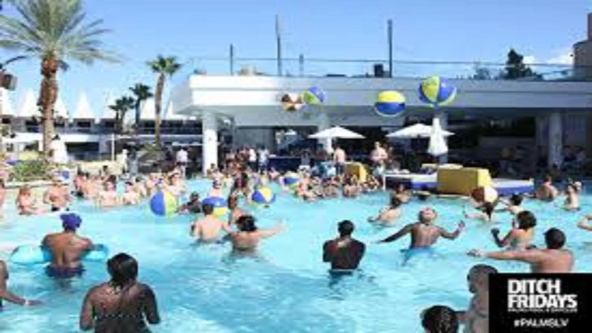 Swimming pool in Palms Place Las Vegas Strip View Studio Suite 22