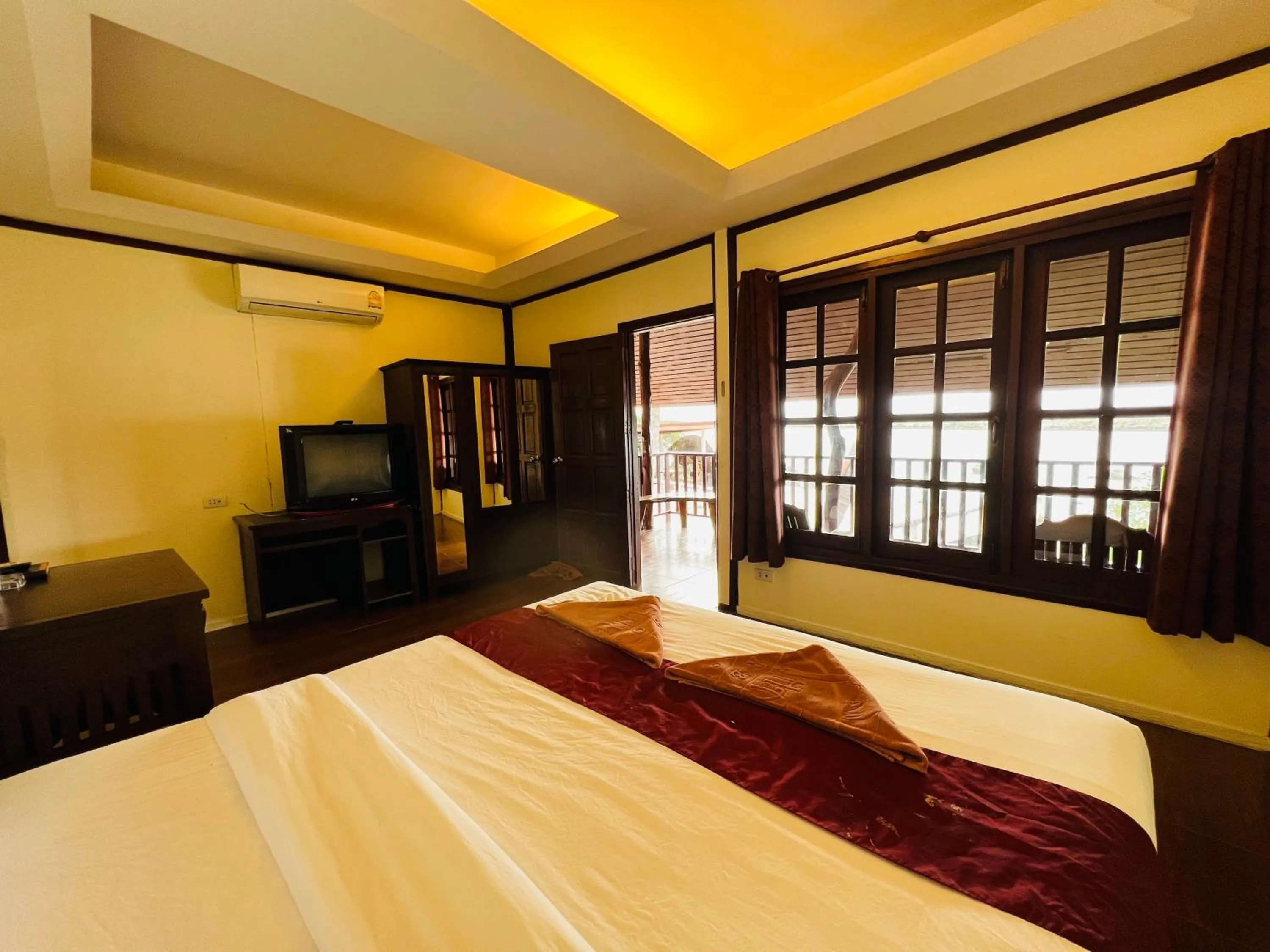 Bedroom, Bed in Tharathip Resort Koh Phangan - SHA Plus