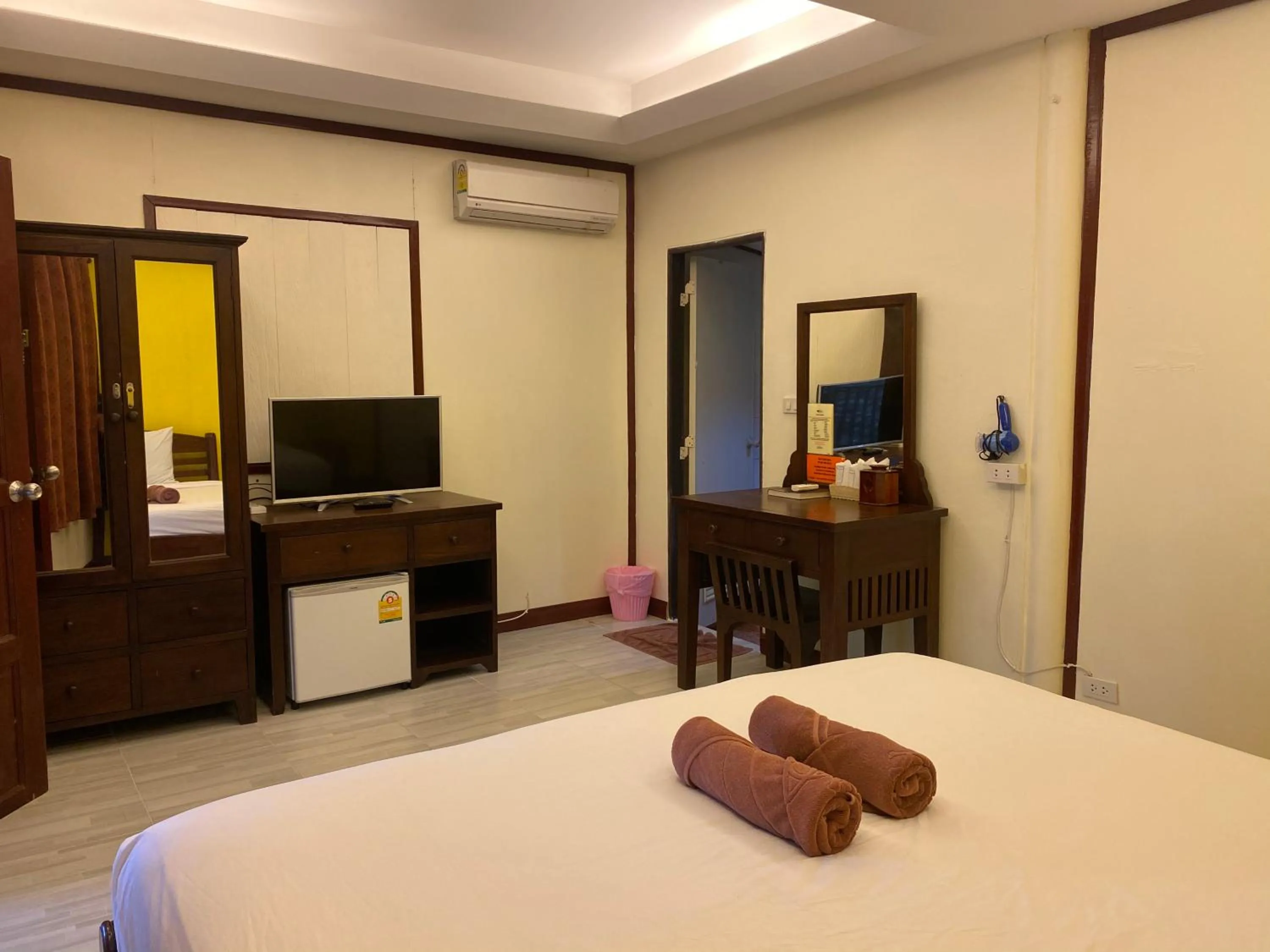 Bedroom, Bed in Tharathip Resort Koh Phangan - SHA Plus