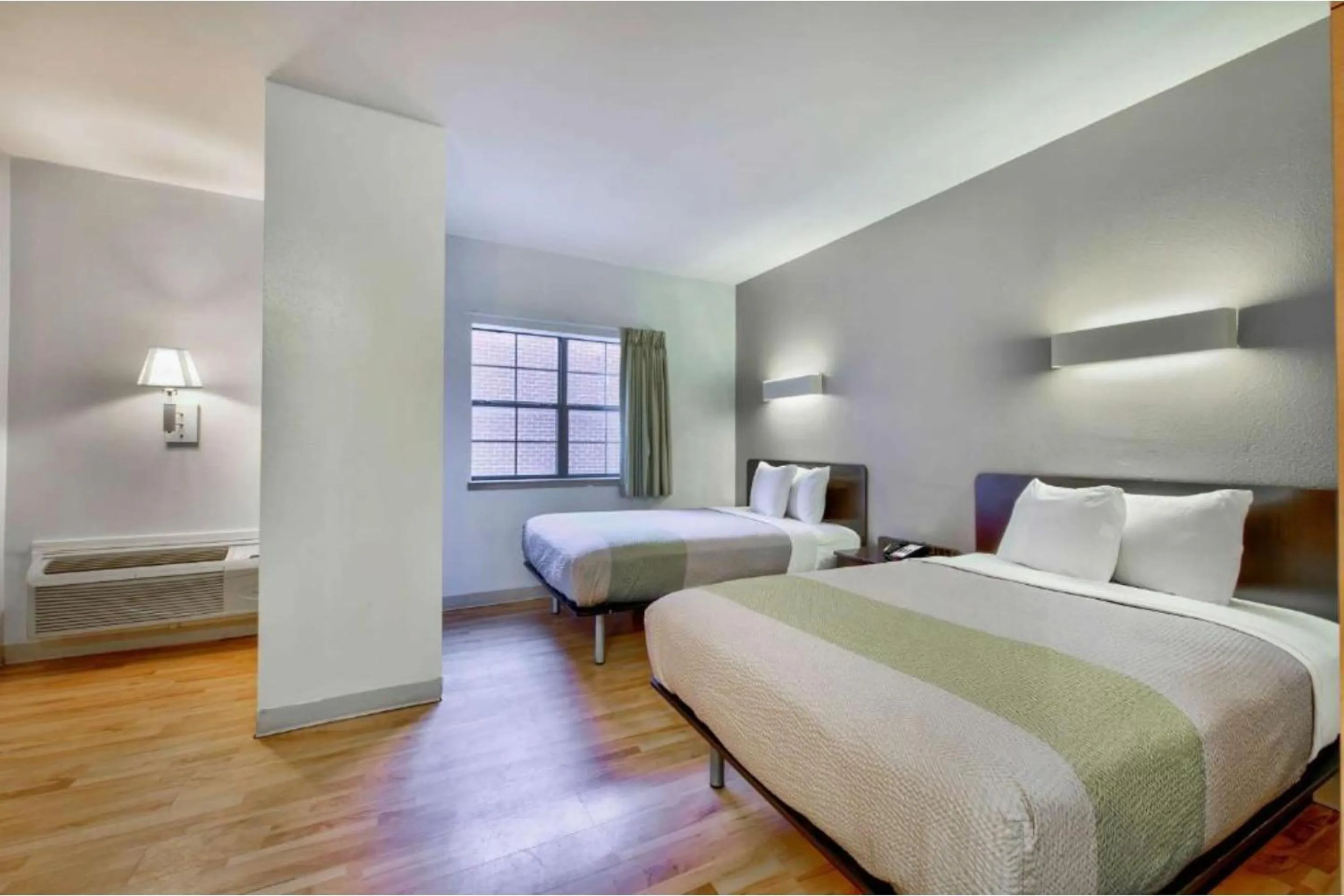 Bedroom, Bed in OYO Townhouse Beaumont Medical Center Area