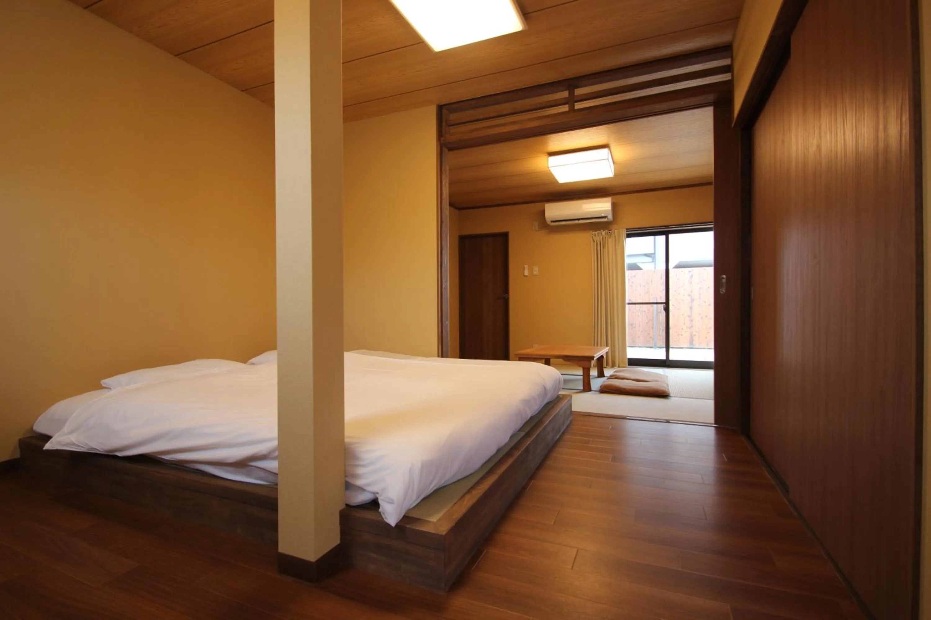Photo of the whole room, Bed in HARUYA Naramachi