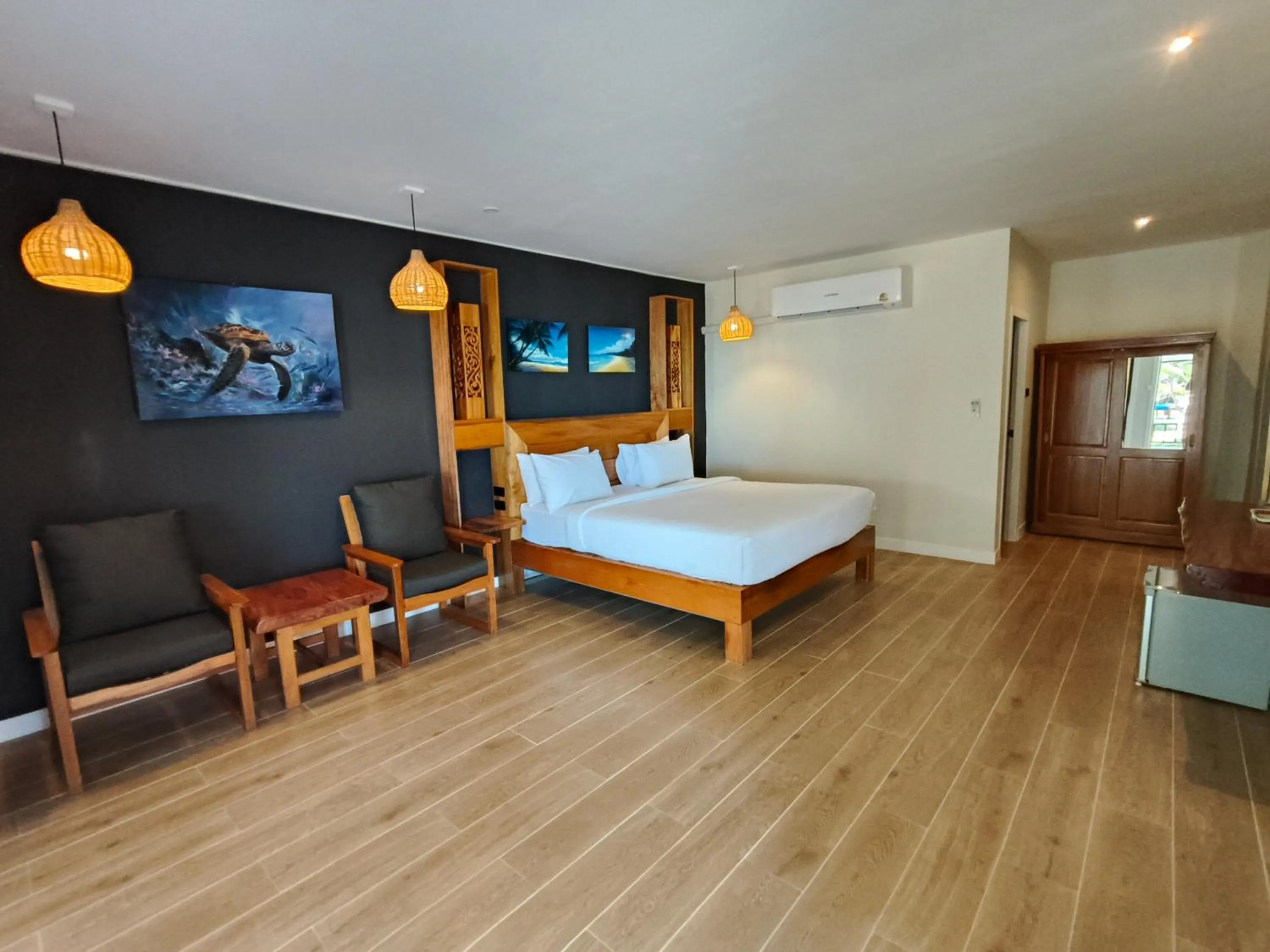 Bed in Crystal Bay Yacht Club Beach Resort