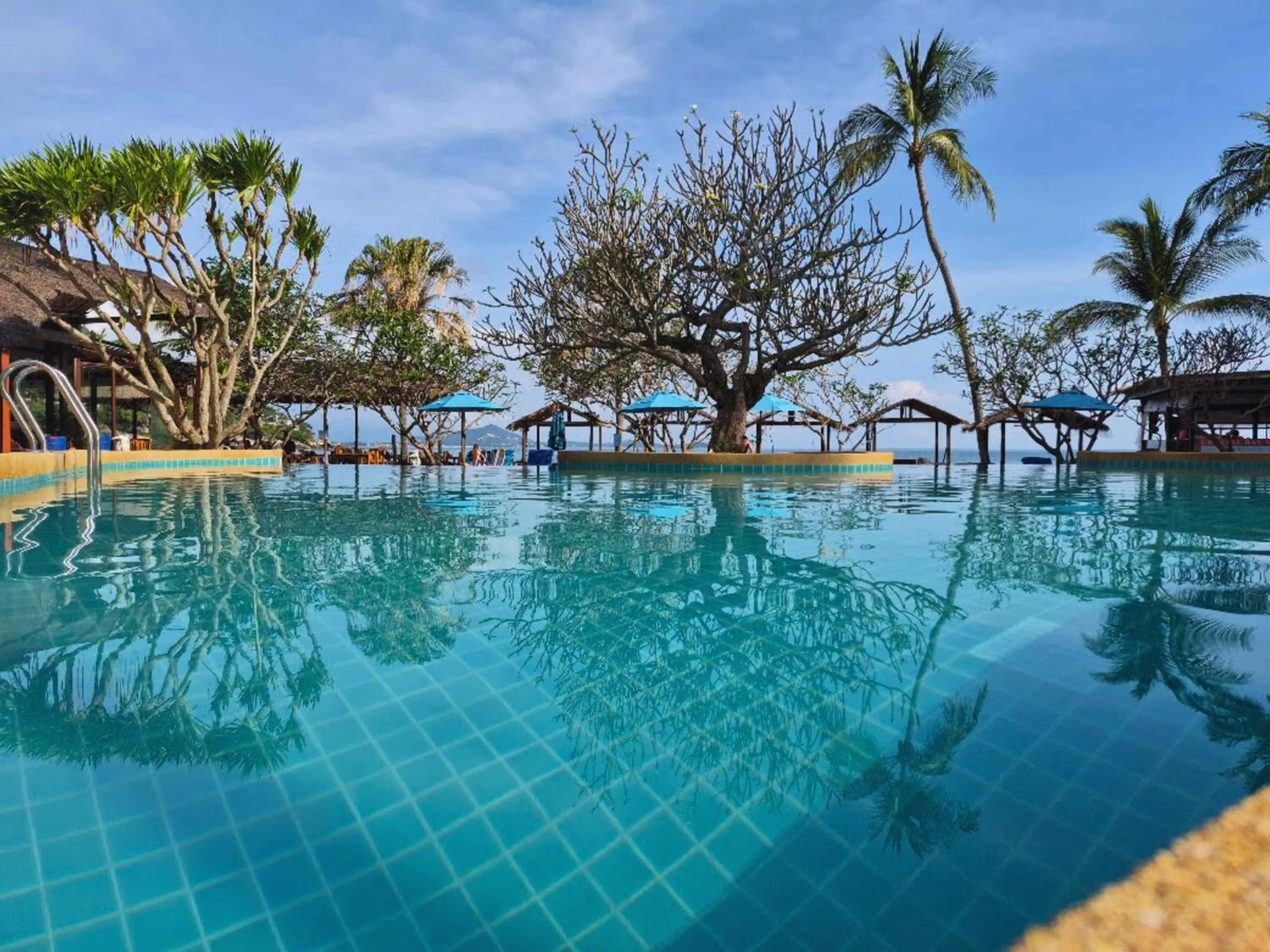 Swimming pool in Crystal Bay Yacht Club Beach Resort