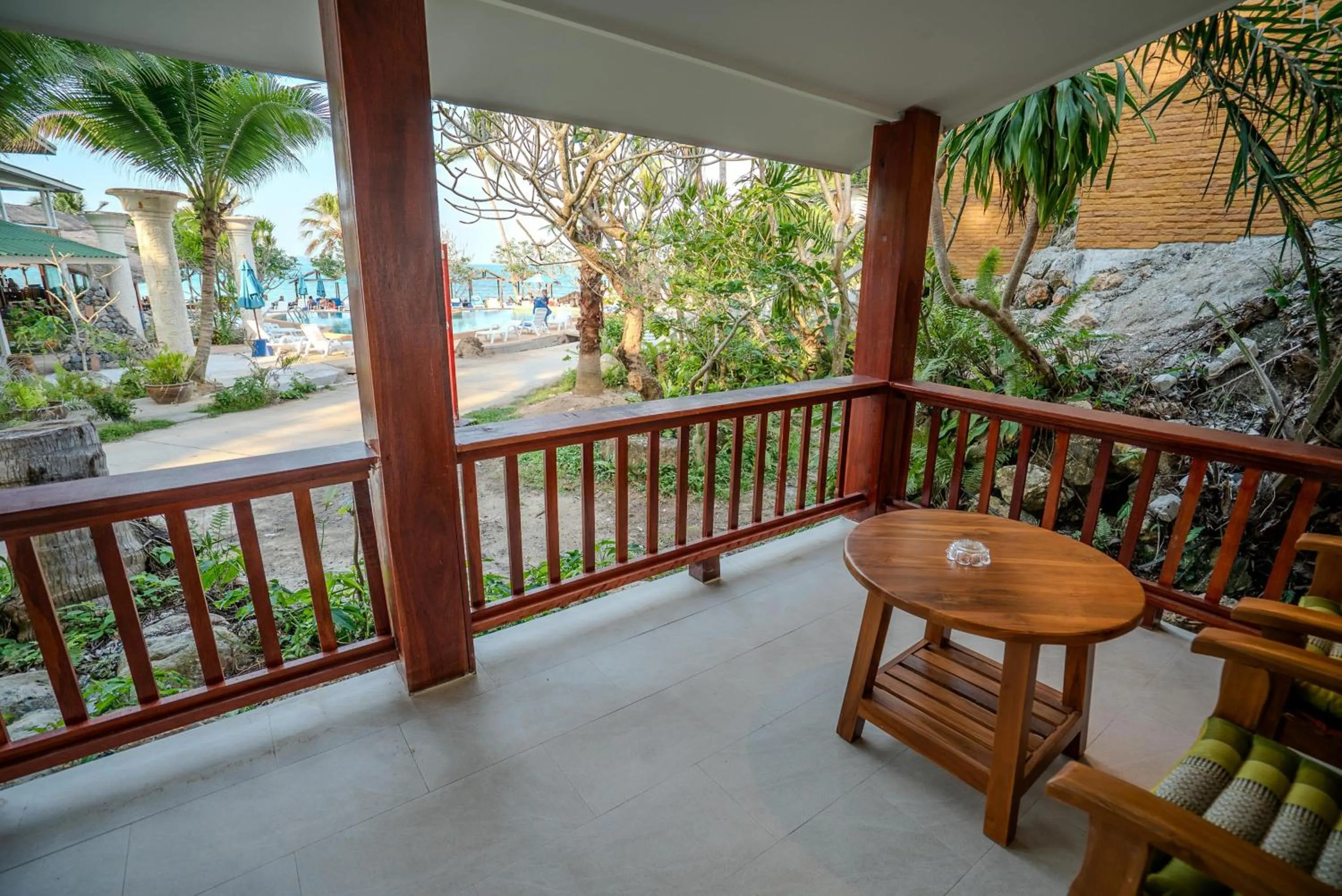 Pool view in Crystal Bay Yacht Club Beach Resort