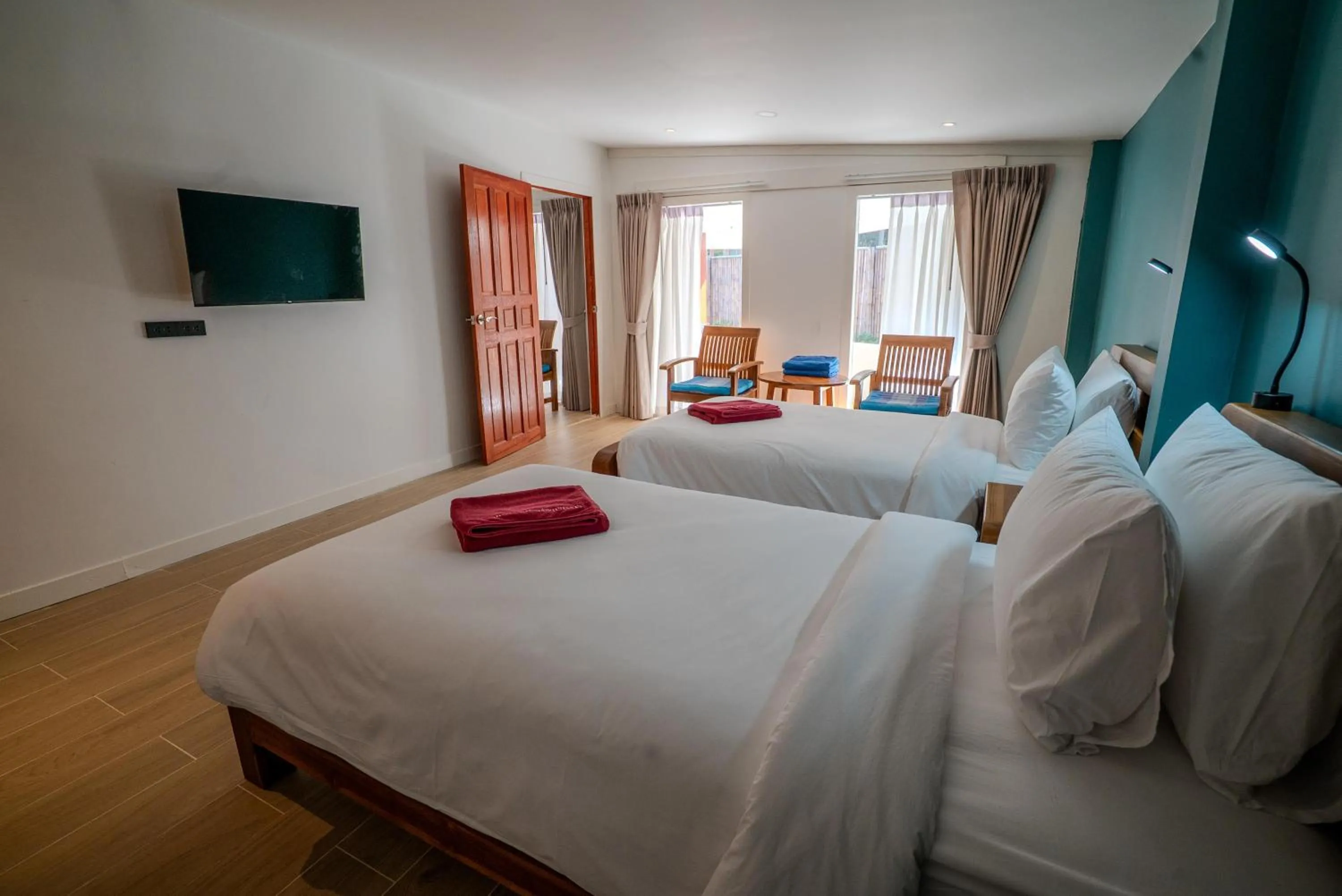 Bedroom, Bed in Crystal Bay Yacht Club Beach Resort