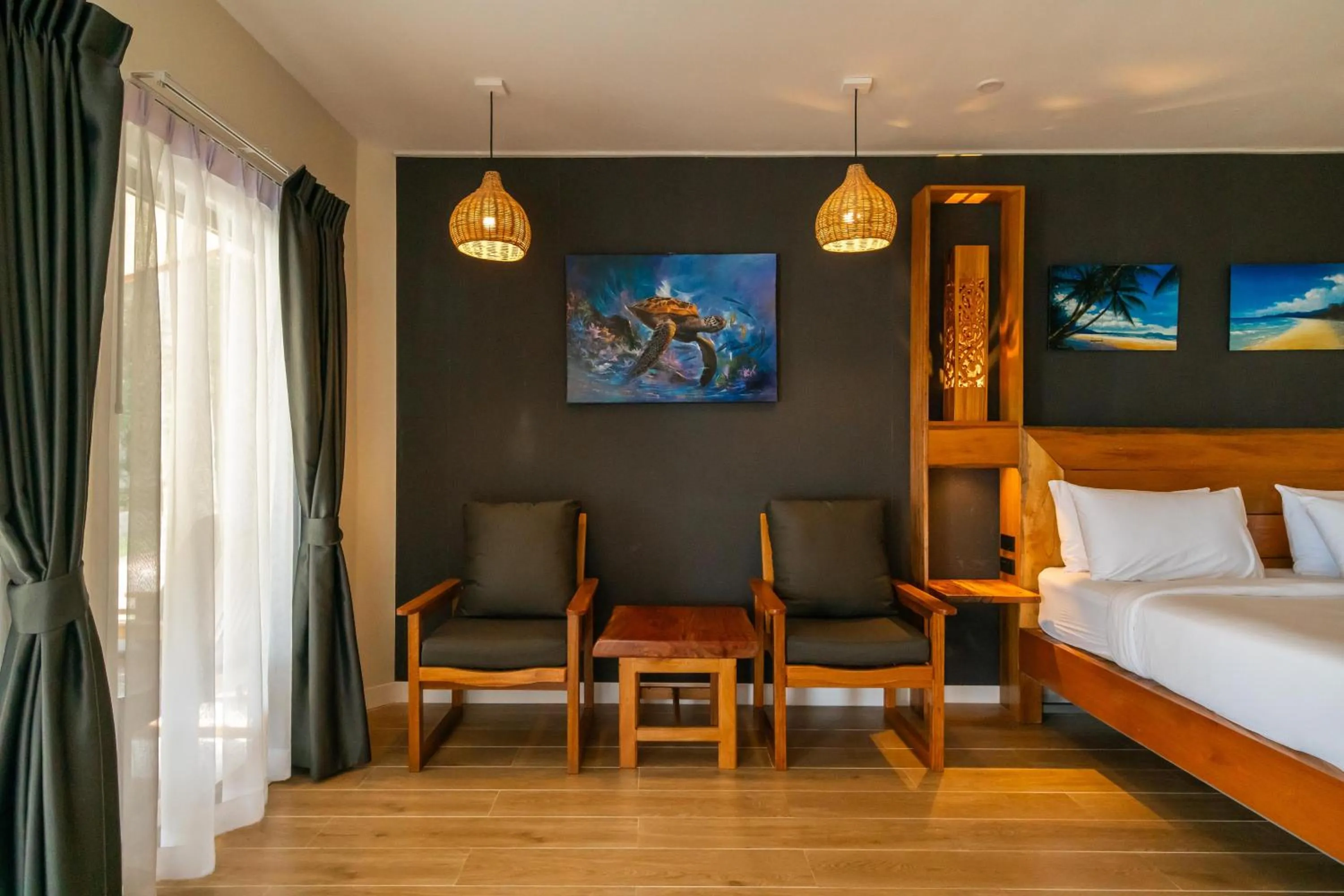 Seating area, Bed in Crystal Bay Yacht Club Beach Resort