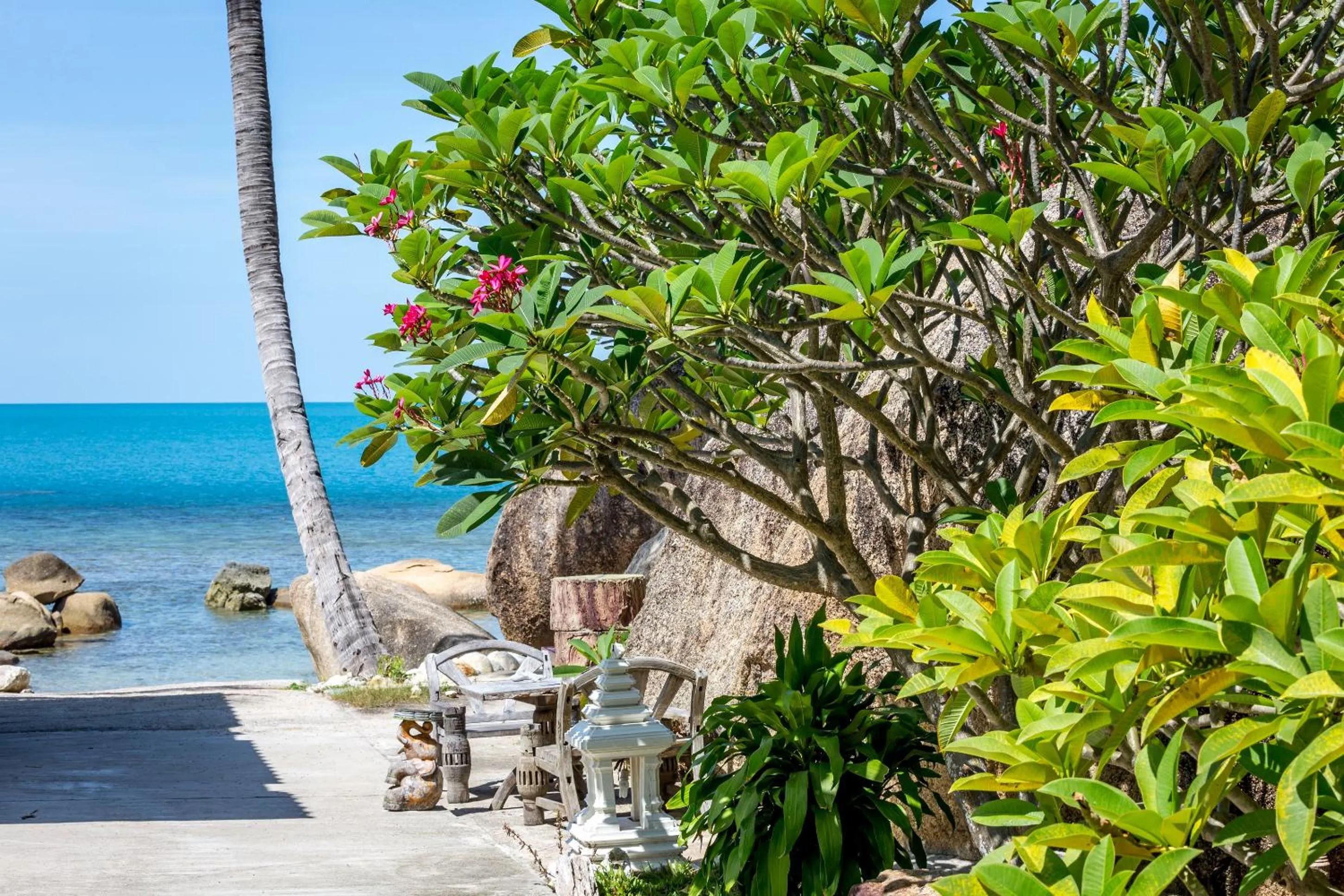 Garden in Crystal Bay Yacht Club Beach Resort