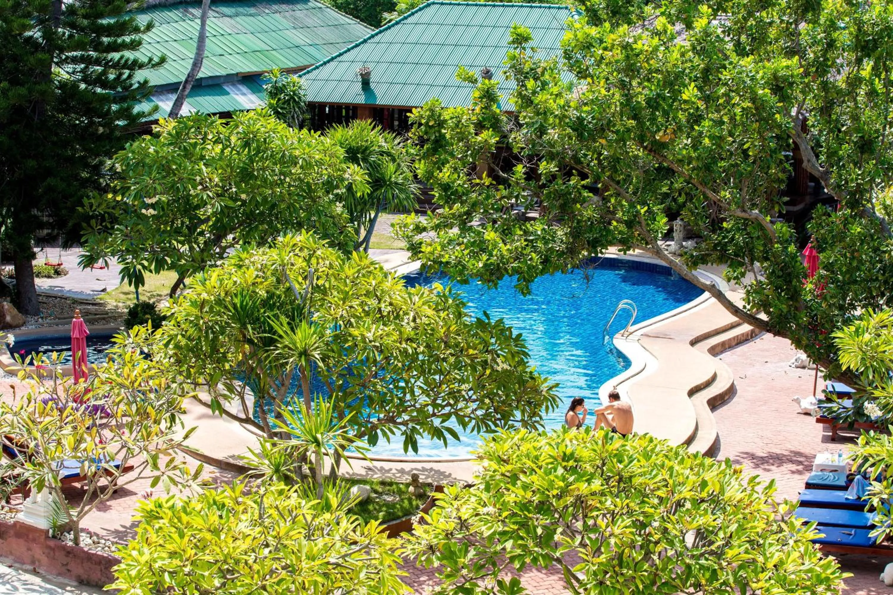 Swimming pool in Crystal Bay Yacht Club Beach Resort