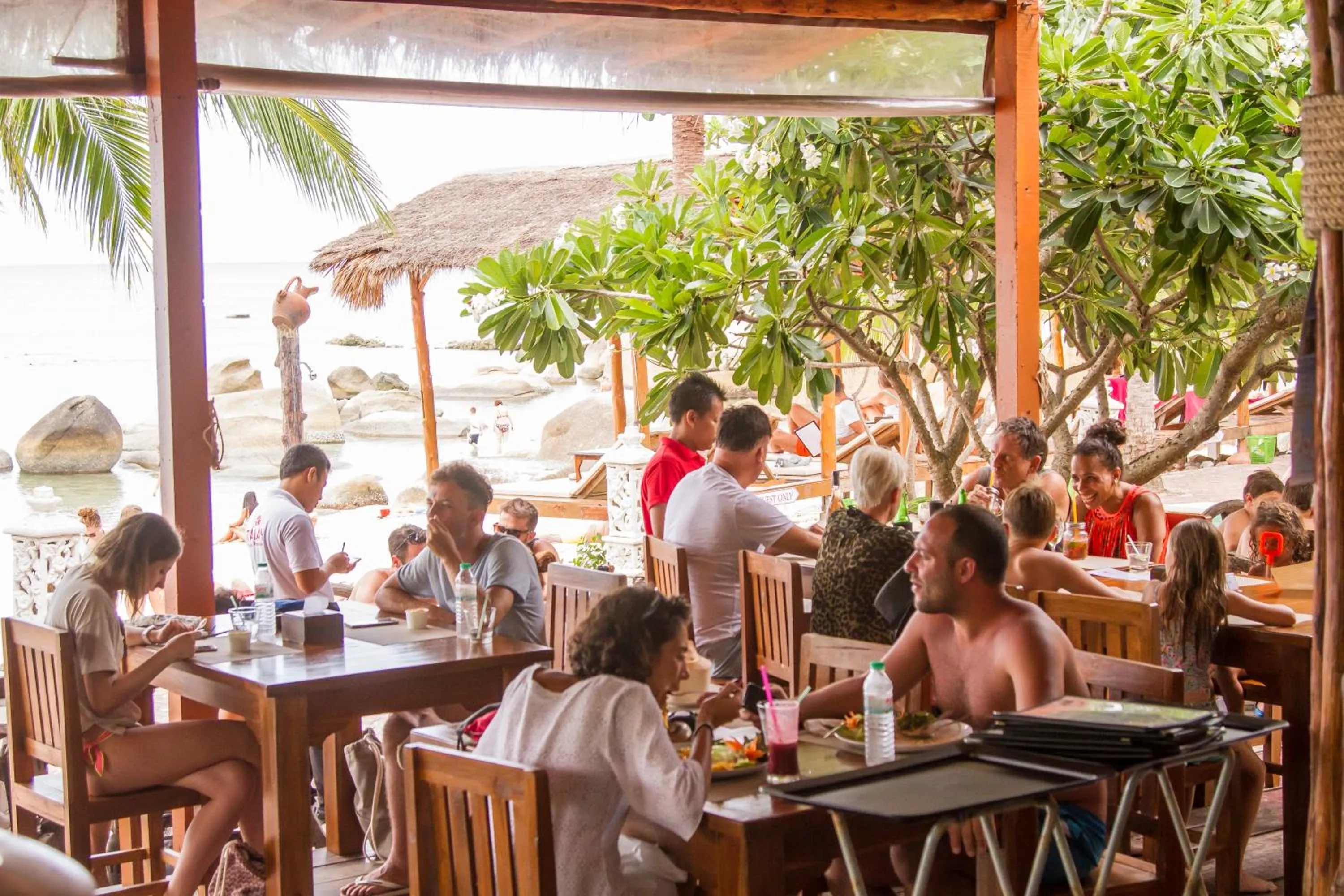 Restaurant/places to eat in Crystal Bay Yacht Club Beach Resort